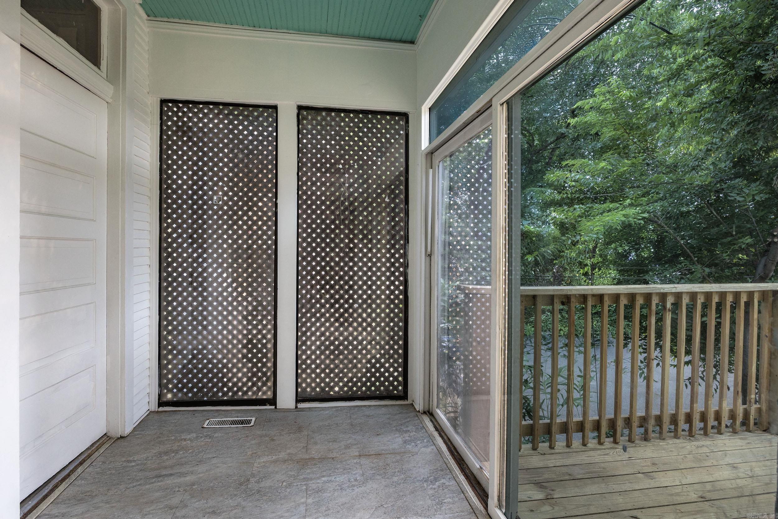 2119 S Scott Street Property Photo 32