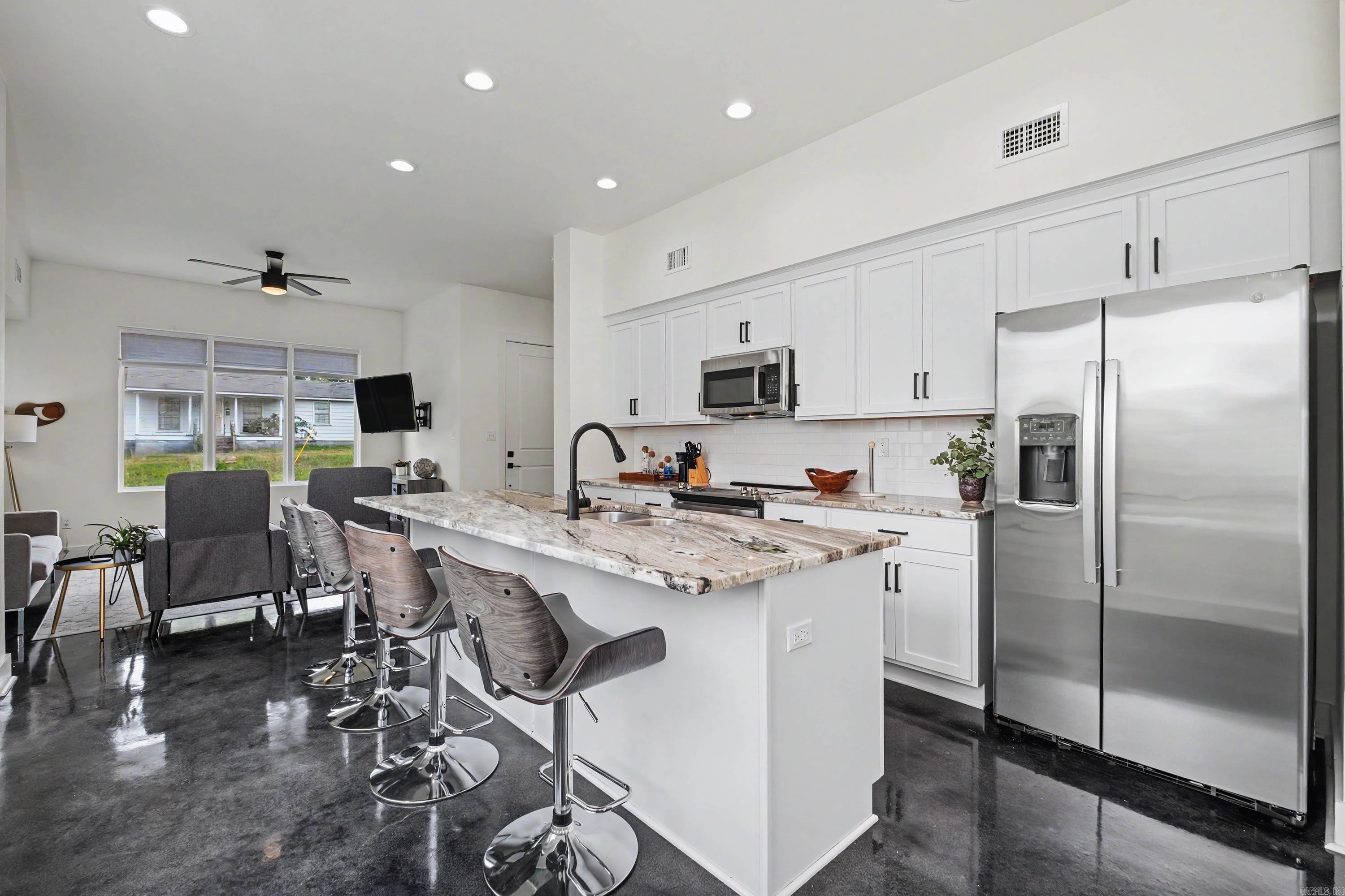 920 S Park Street Property Photo 4