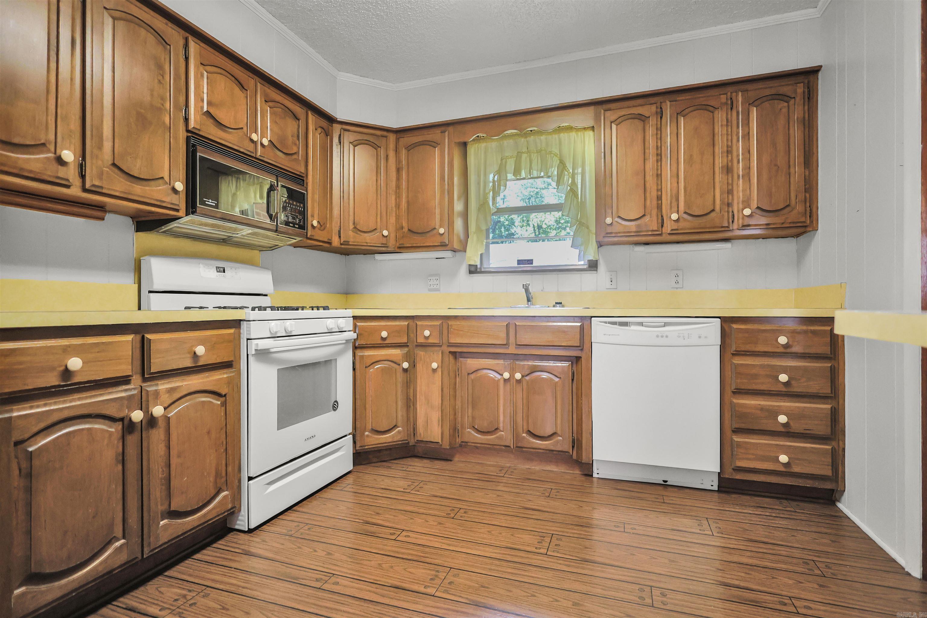 228 Park St. Property Photo 10