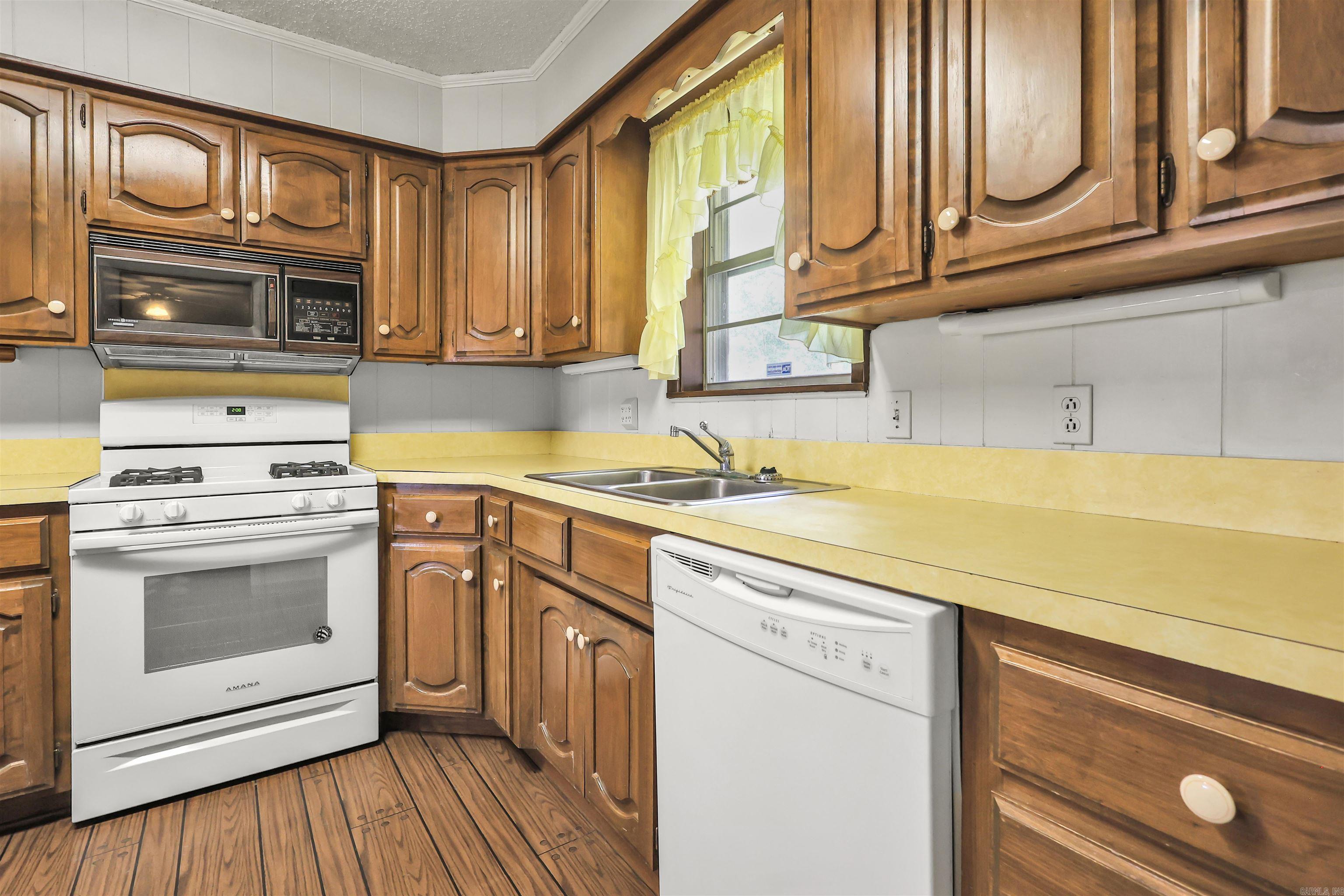 228 Park St. Property Photo 11