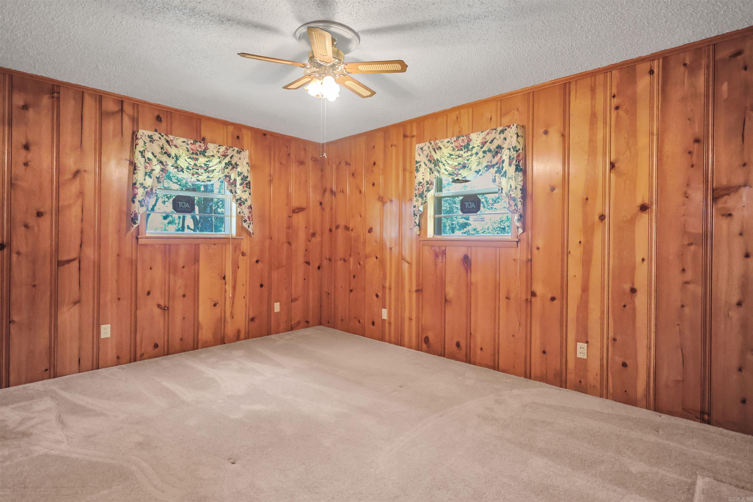 228 Park St. Property Photo 19