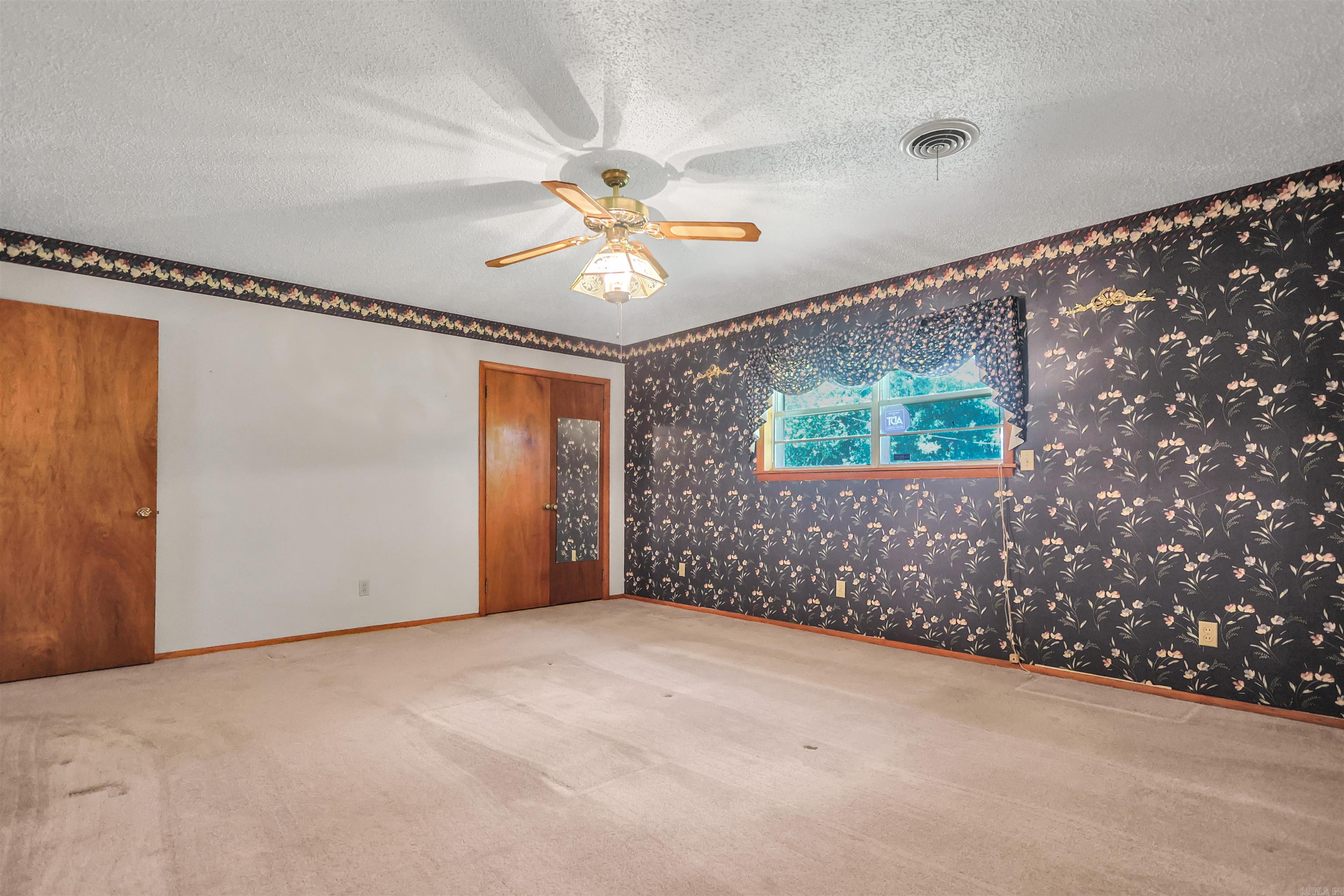 228 Park St. Property Photo 21
