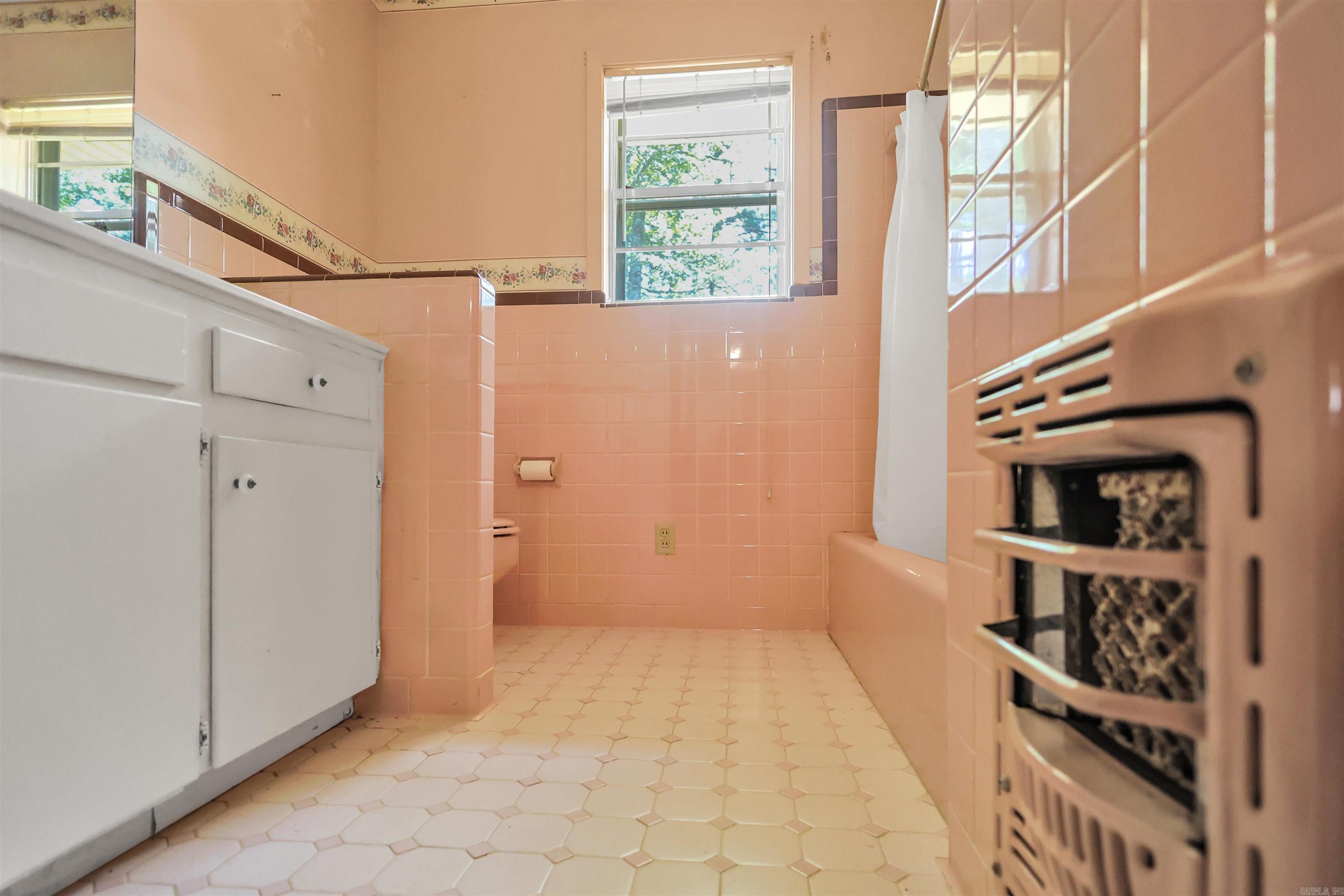 228 Park St. Property Photo 31