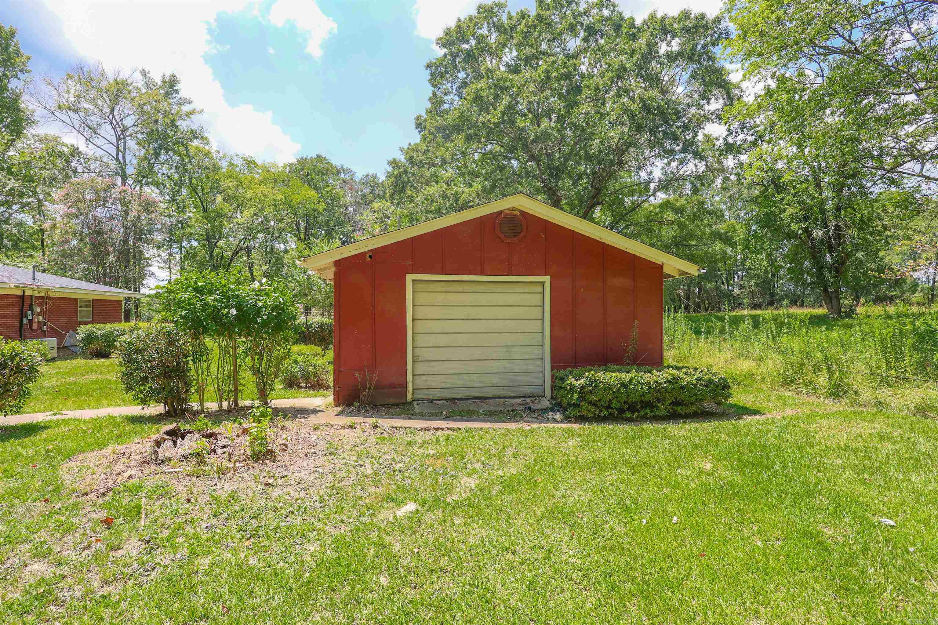 228 Park St. Property Photo 42