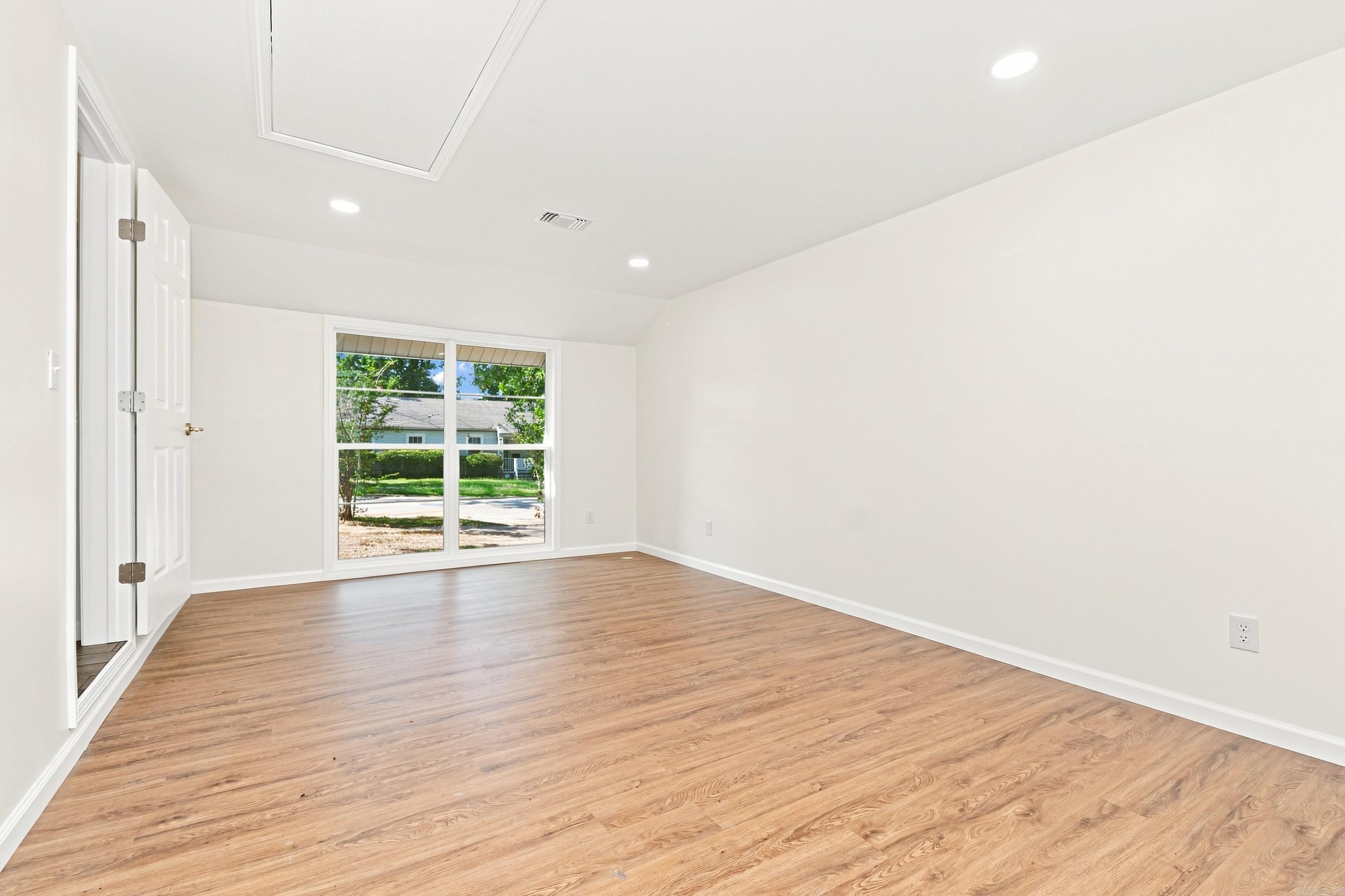 509 S Parkway Drive Property Photo 5