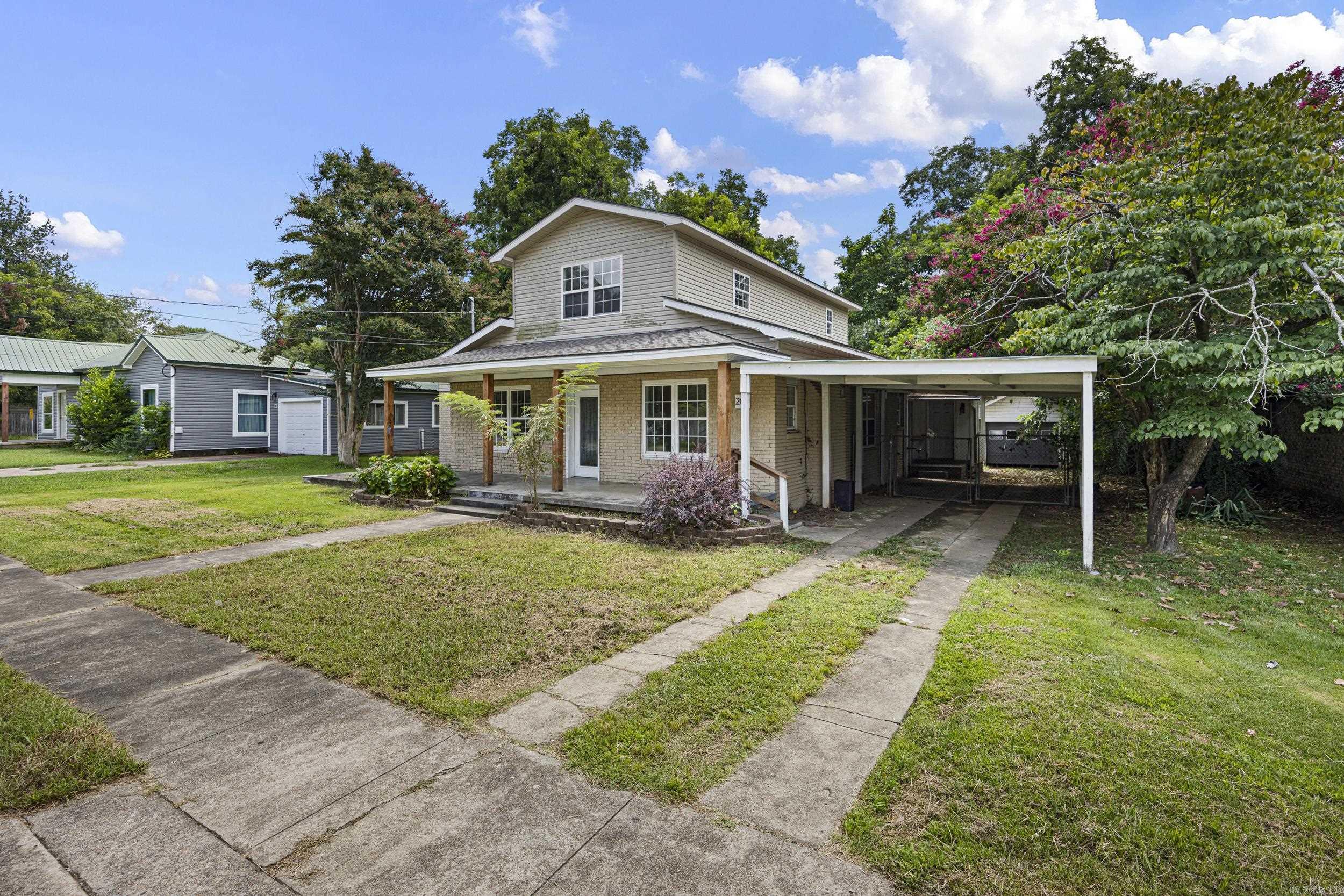 200 E J Street Property Photo 2