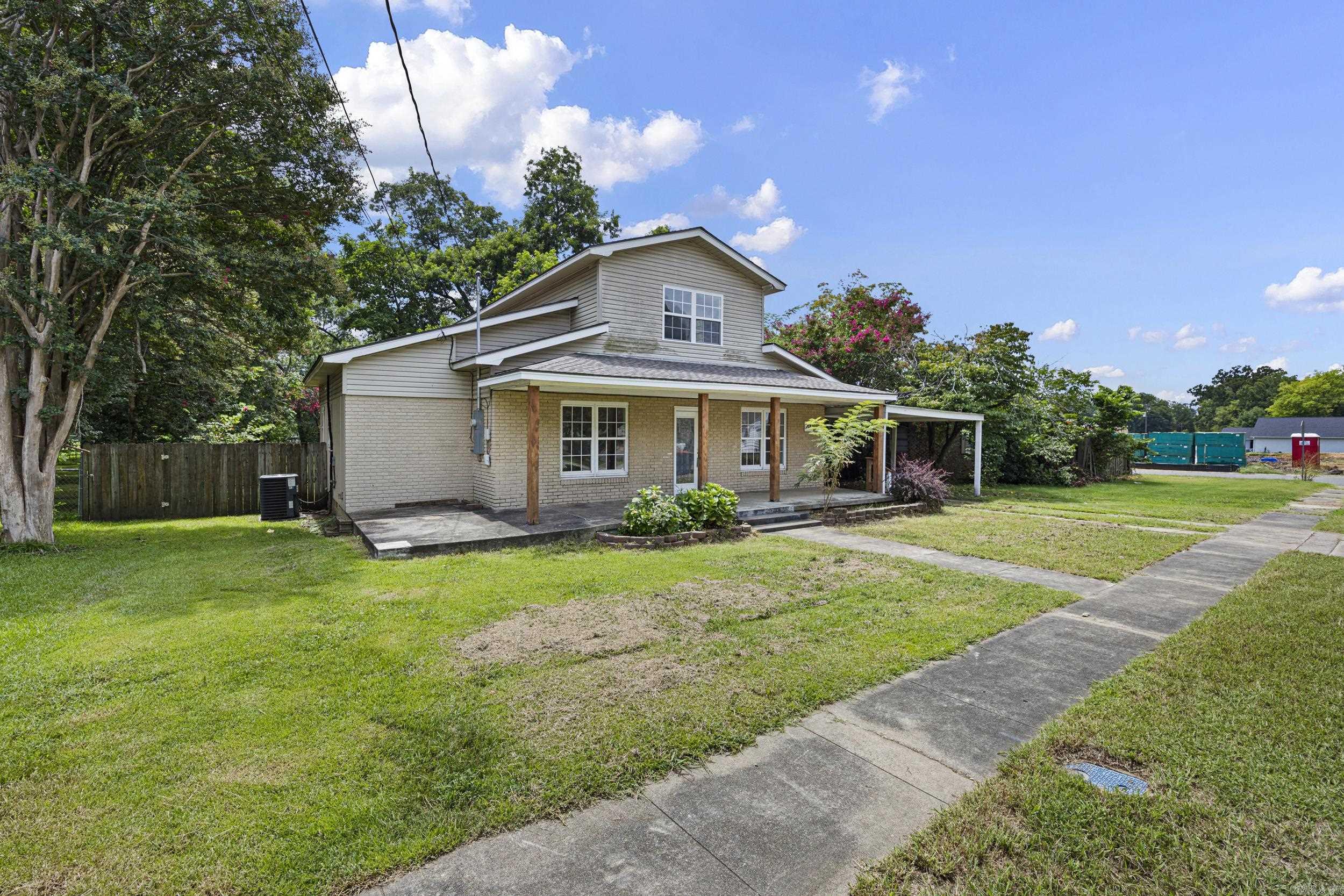 200 E J Street Property Photo 3