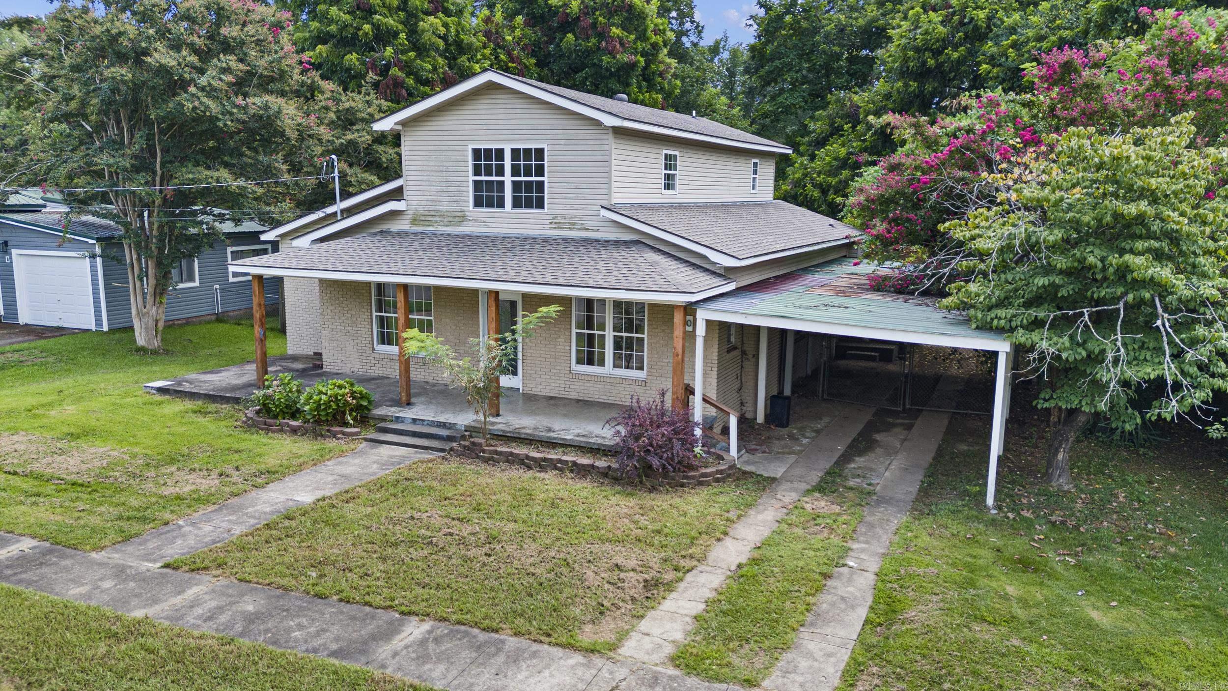 200 E J Street Property Photo 4