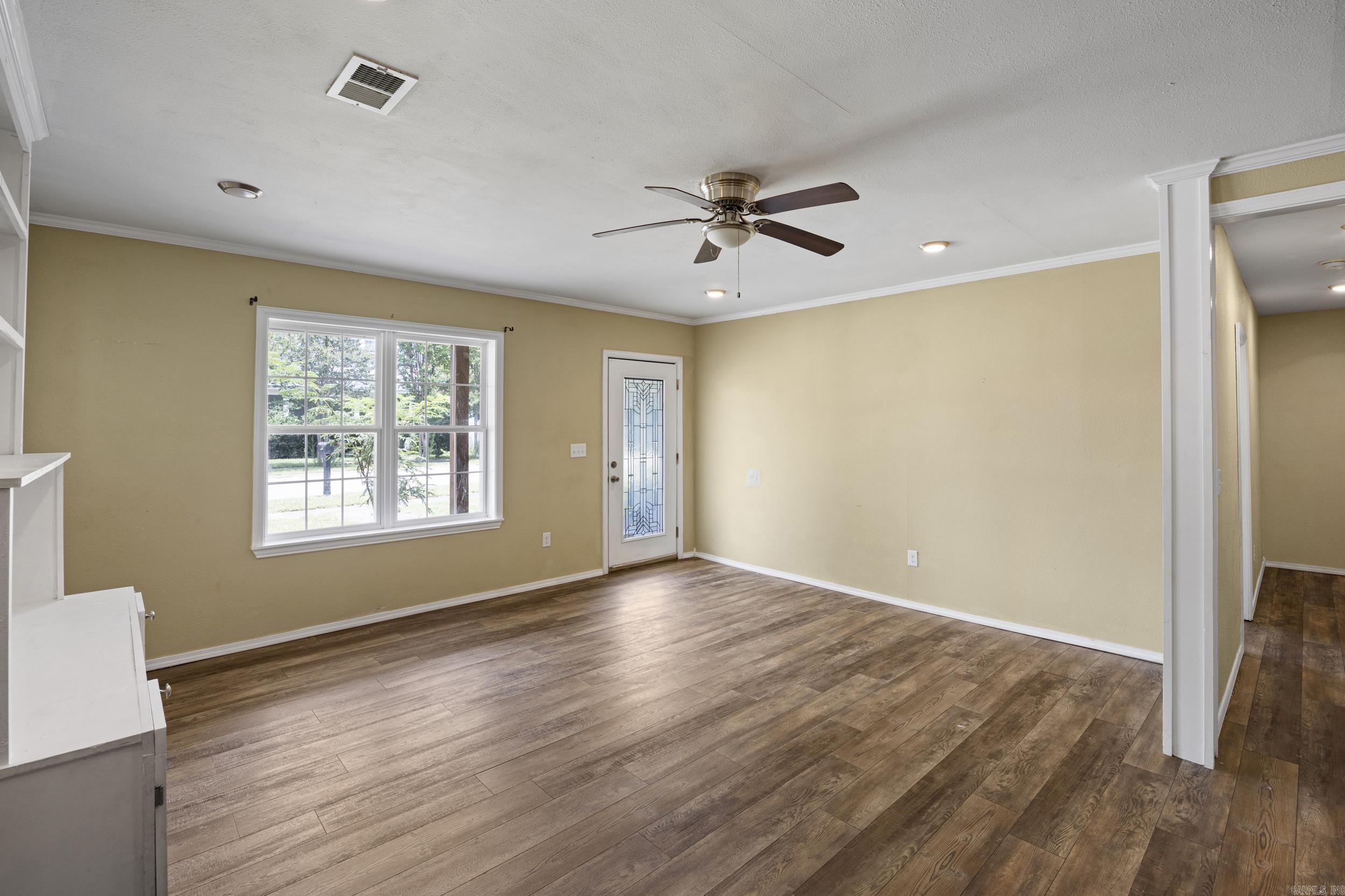 200 E J Street Property Photo 11