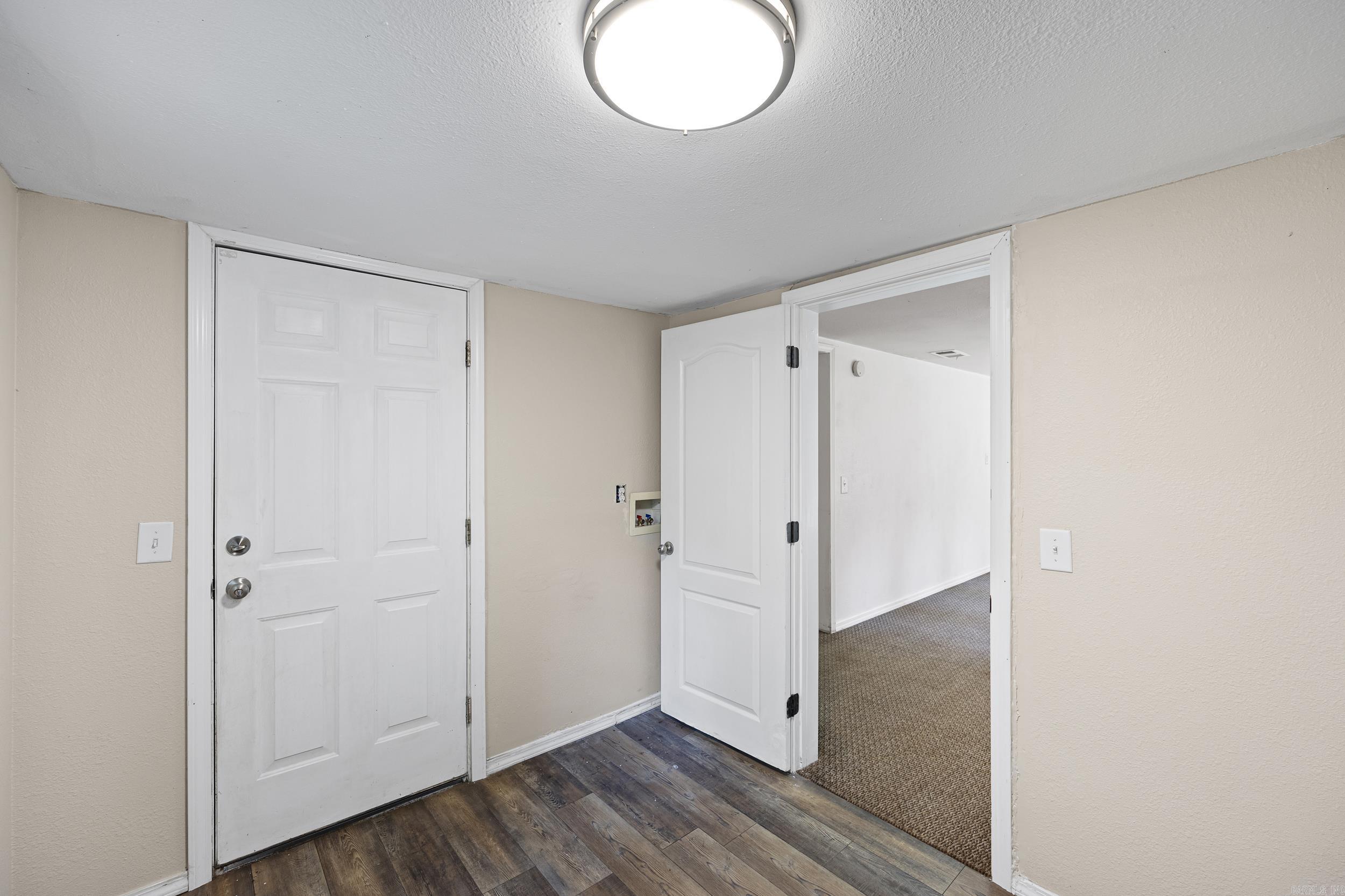 200 E J Street Property Photo 16