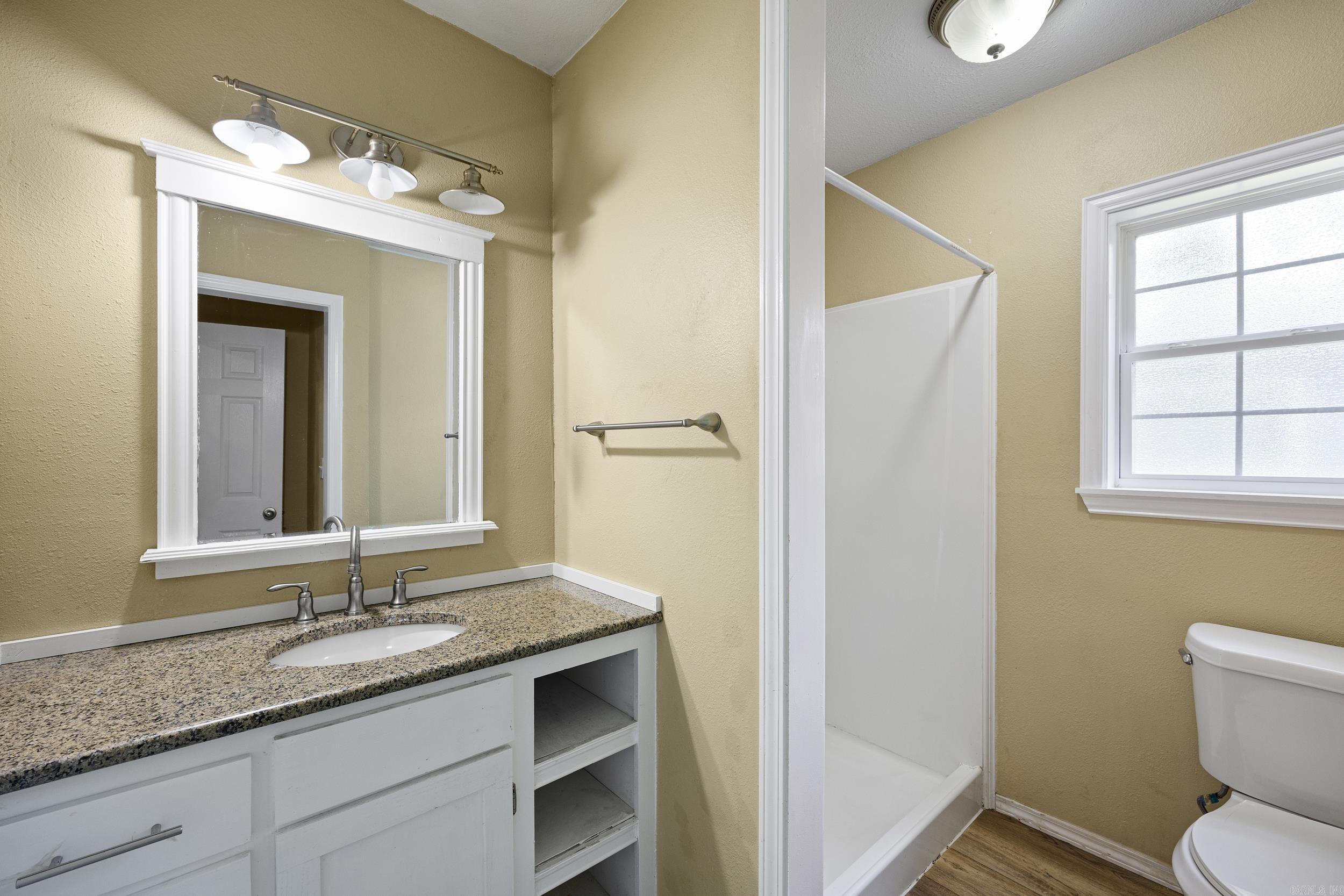 200 E J Street Property Photo 20