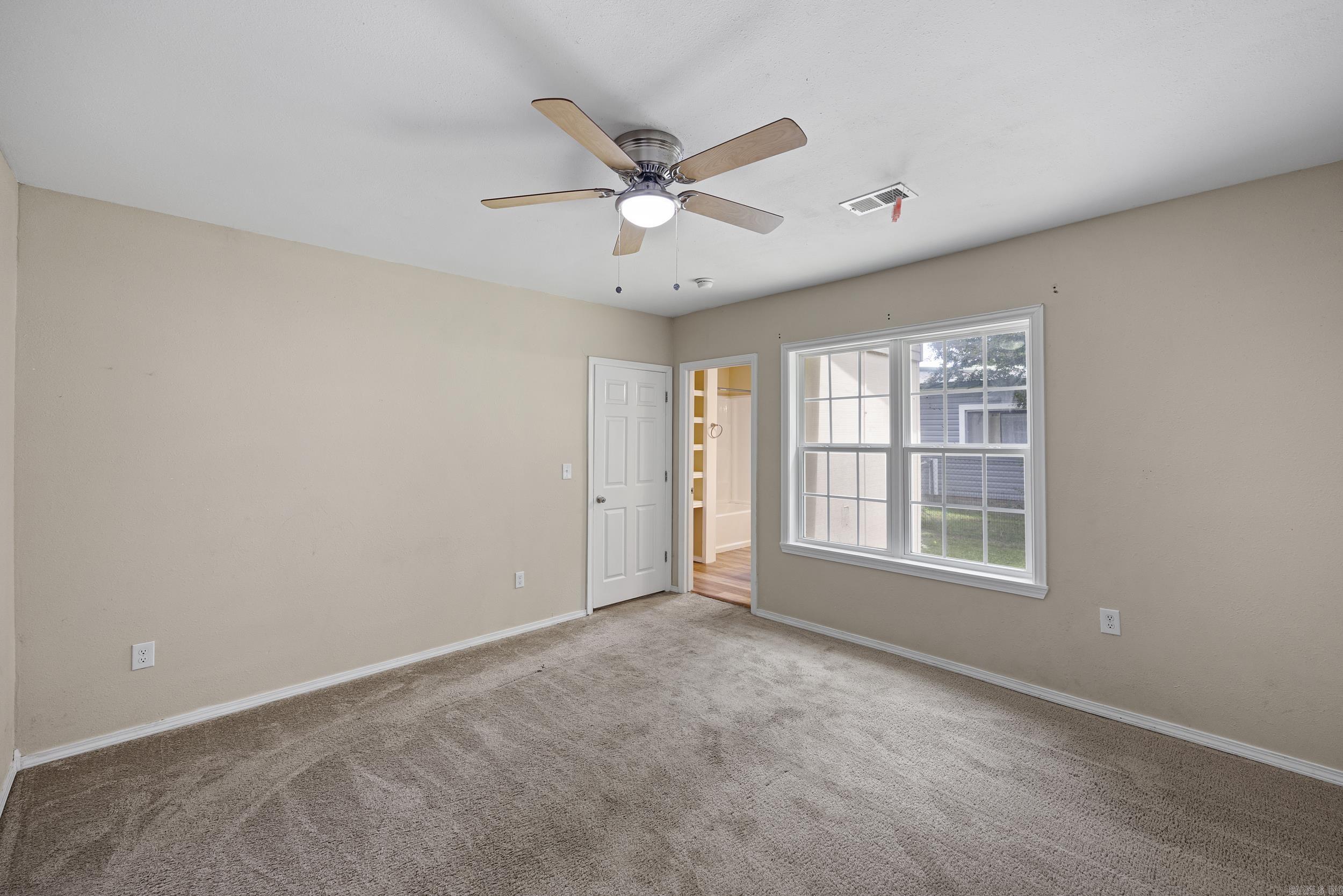 200 E J Street Property Photo 24
