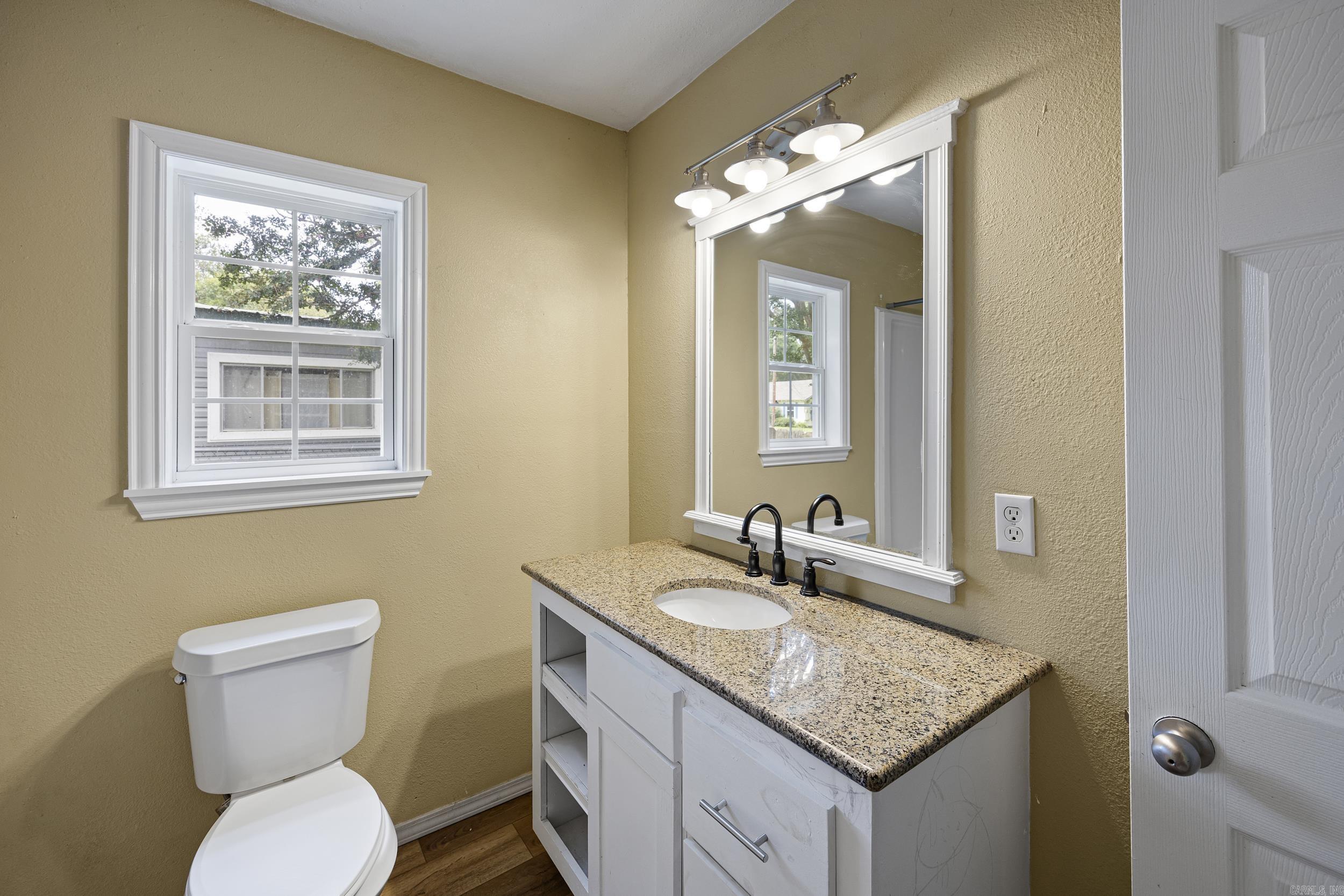200 E J Street Property Photo 27