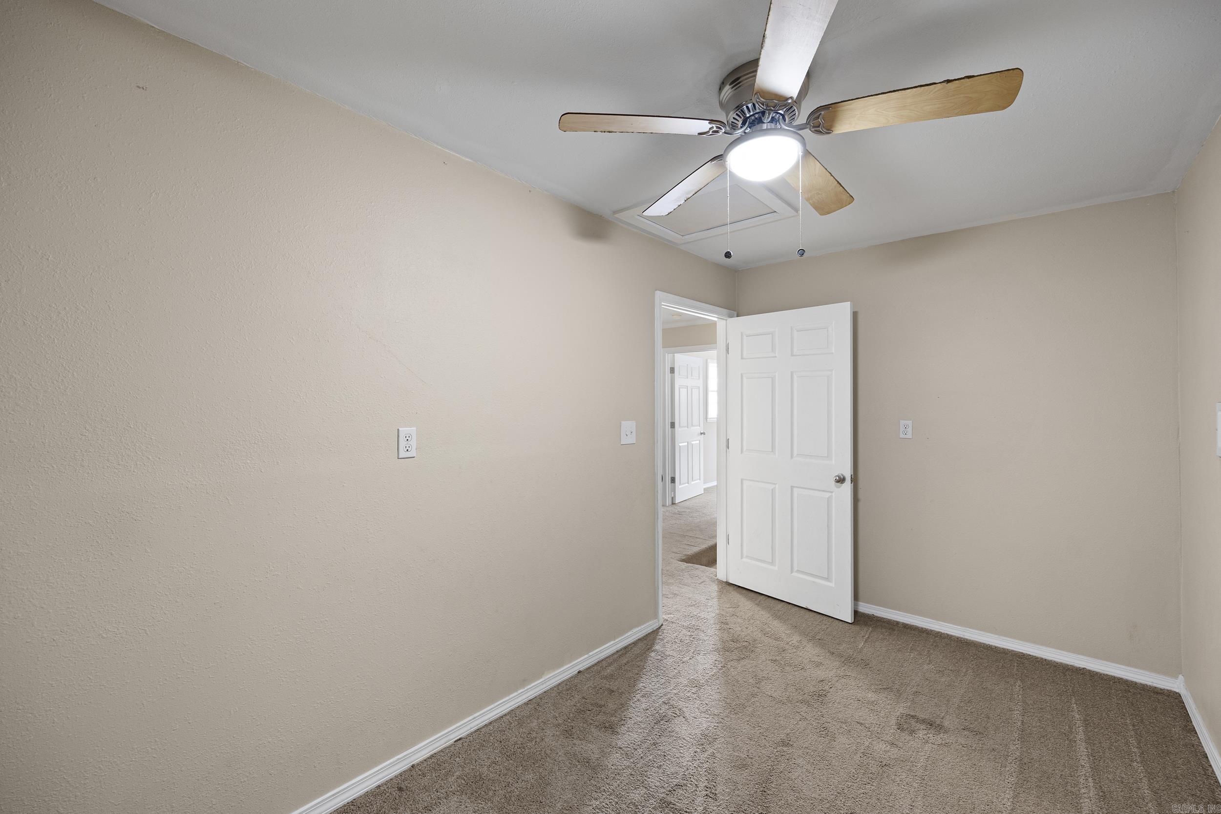 200 E J Street Property Photo 31