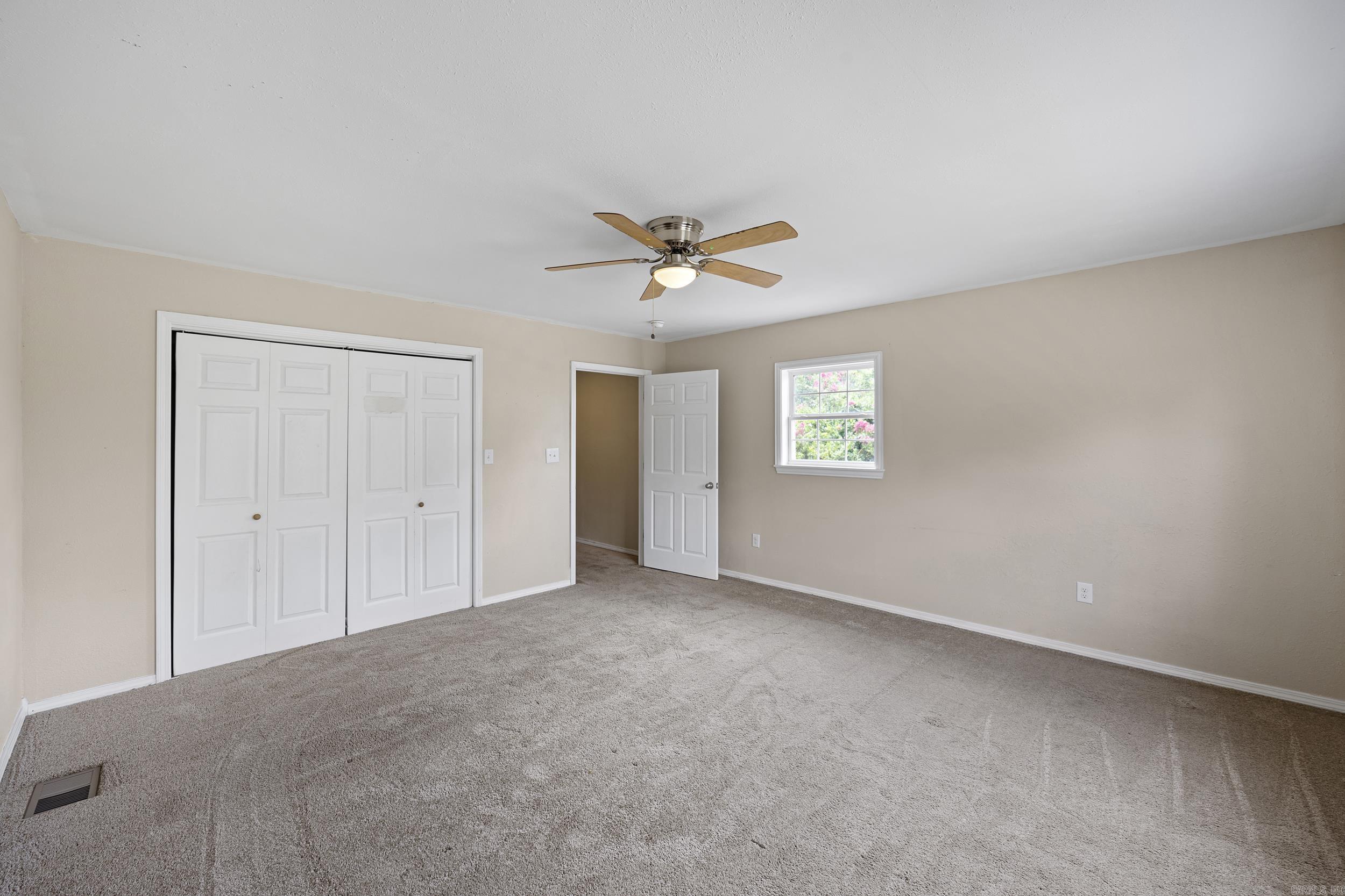 200 E J Street Property Photo 34