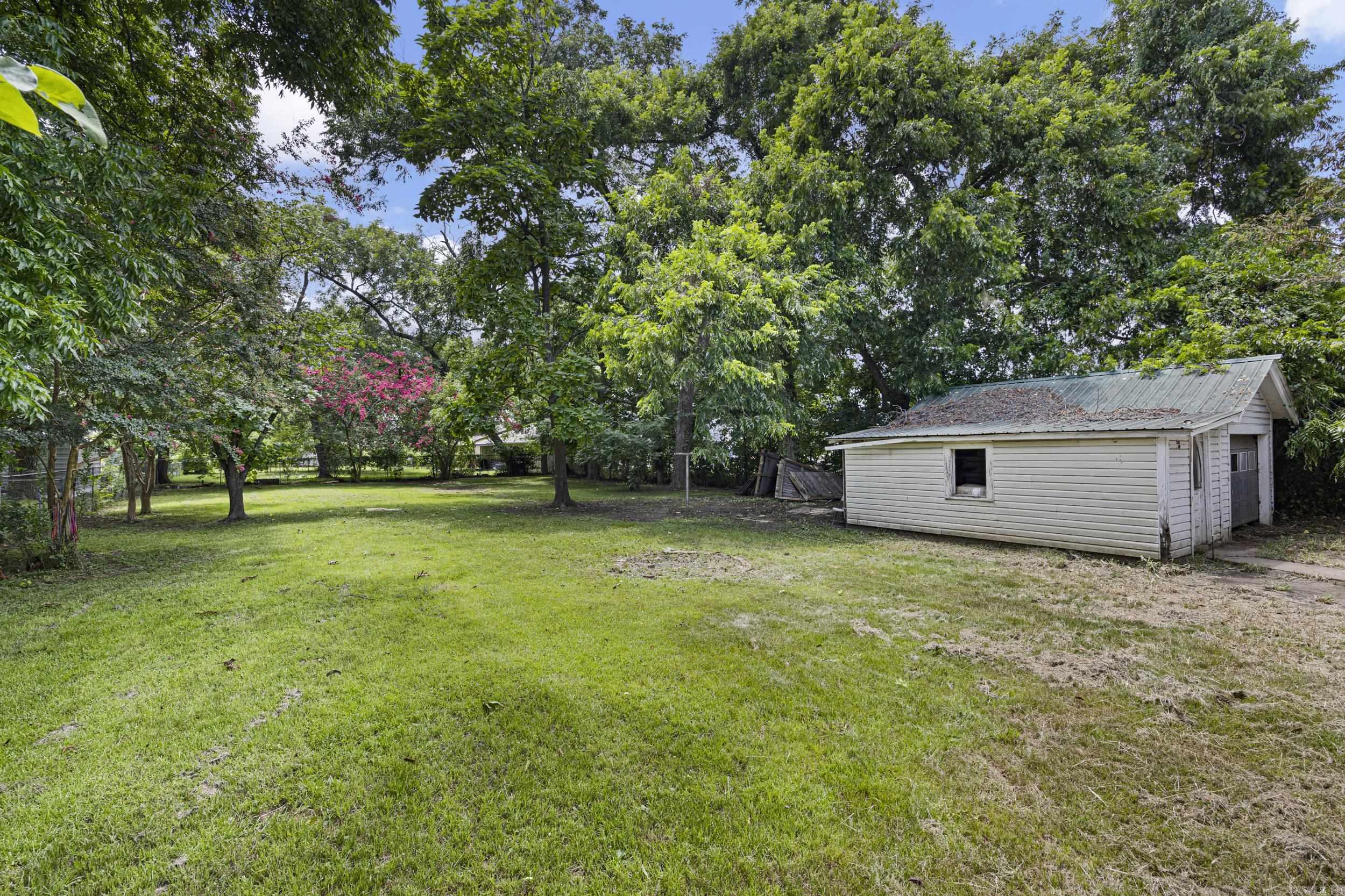 200 E J Street Property Photo 36