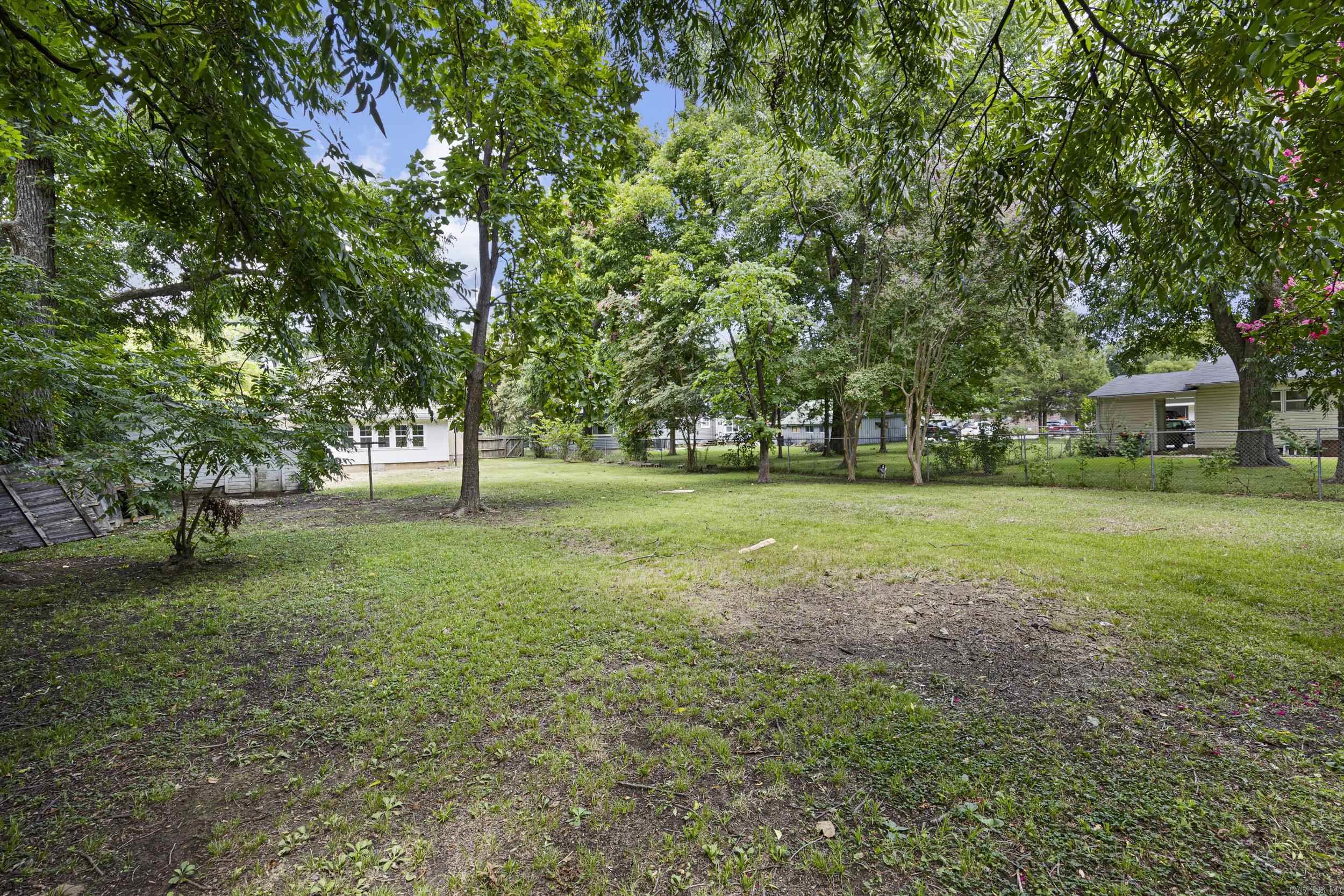 200 E J Street Property Photo 39