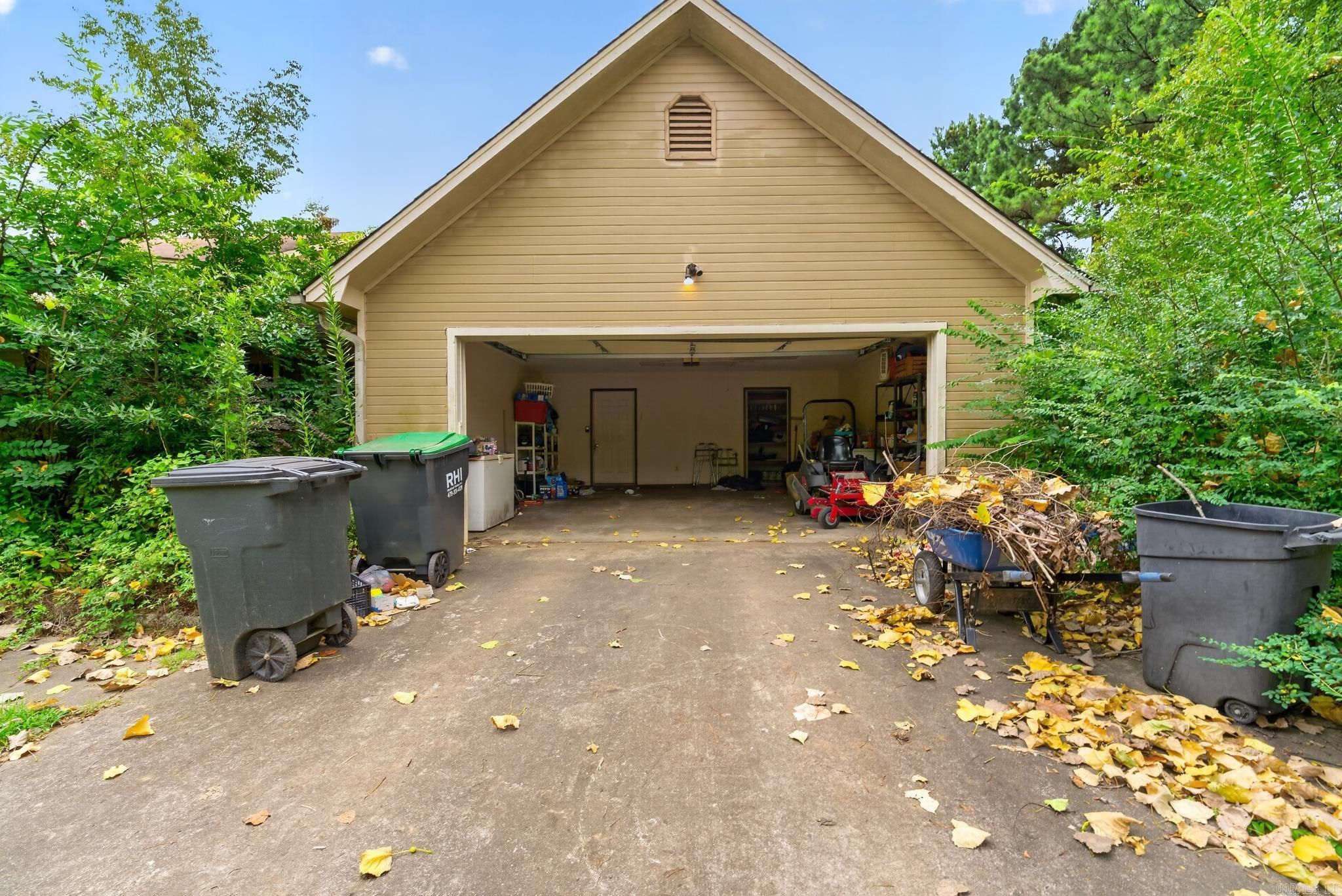 272 Wakerobin Road Property Photo 3