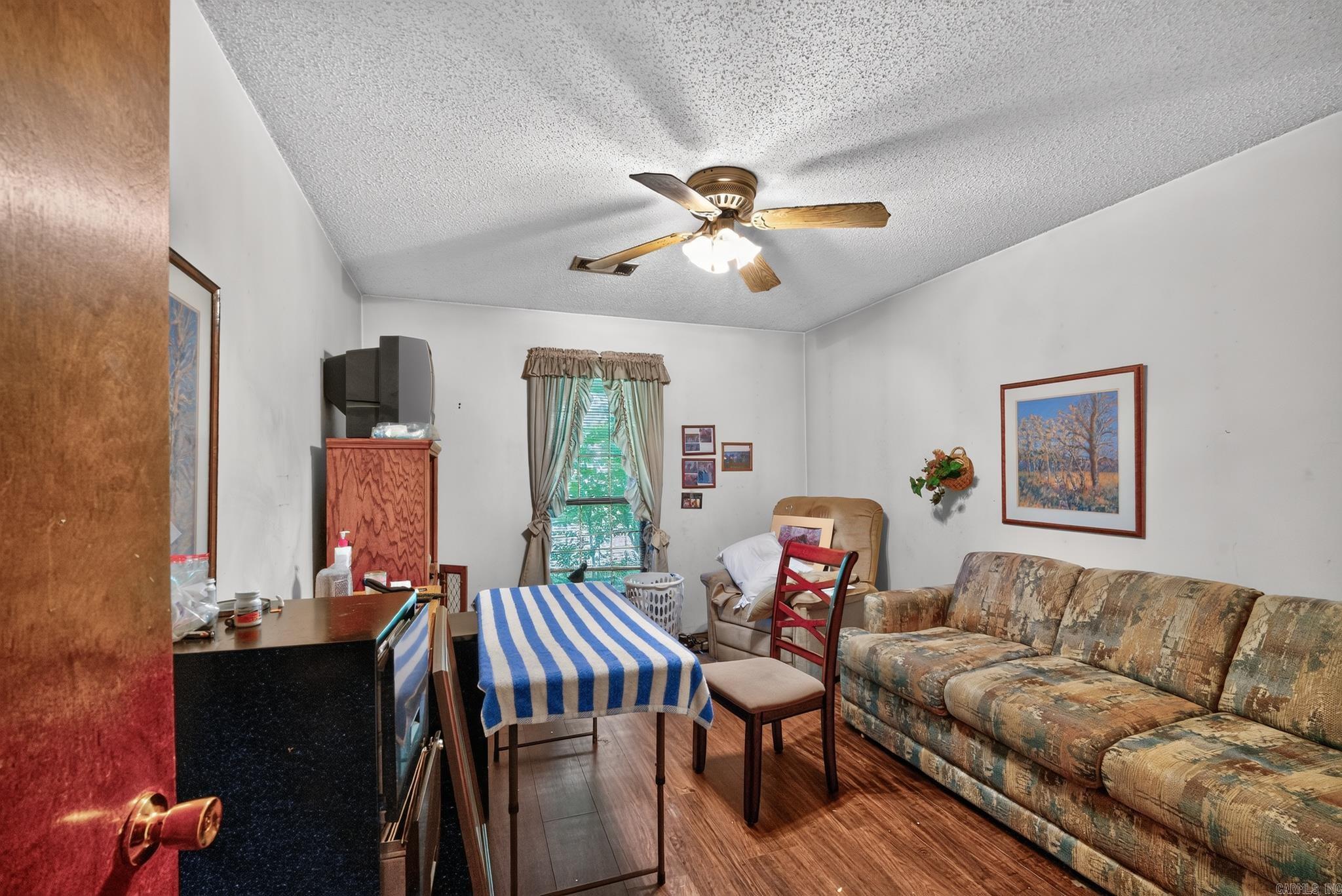 272 Wakerobin Road Property Photo 9