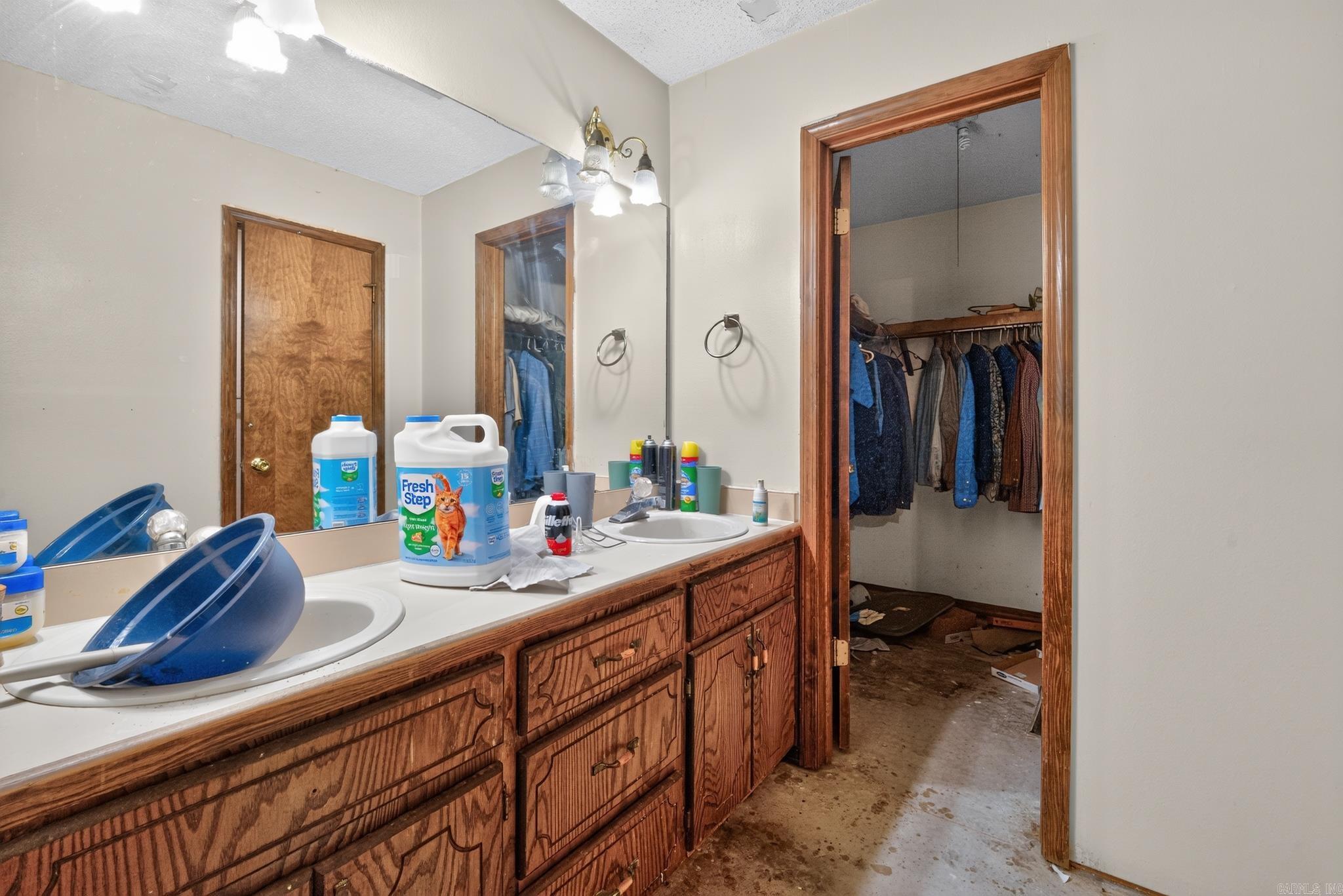 272 Wakerobin Road Property Photo 12
