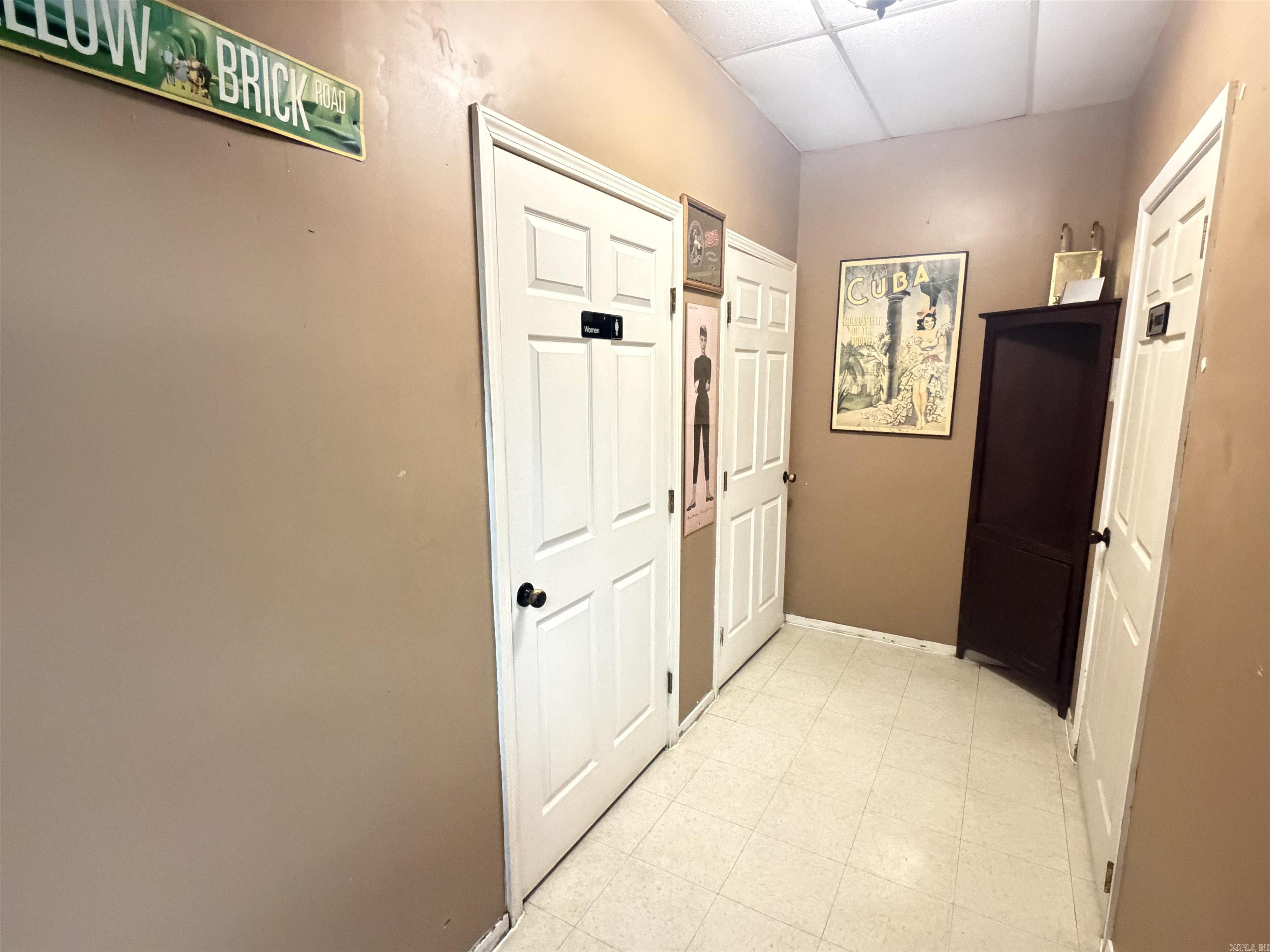 207 N Bay Dr Property Photo 8