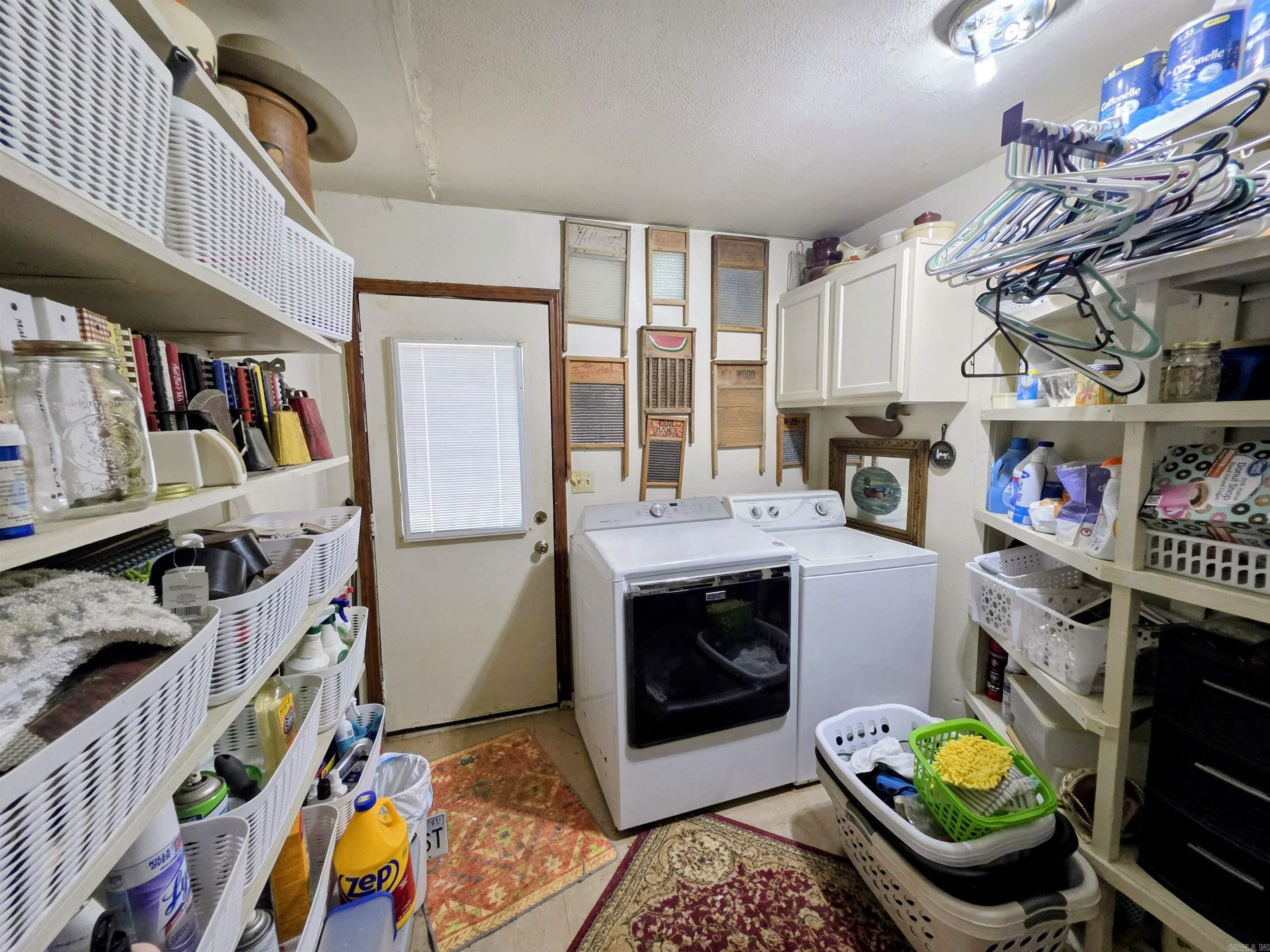 181 Merry Ln Property Photo 13