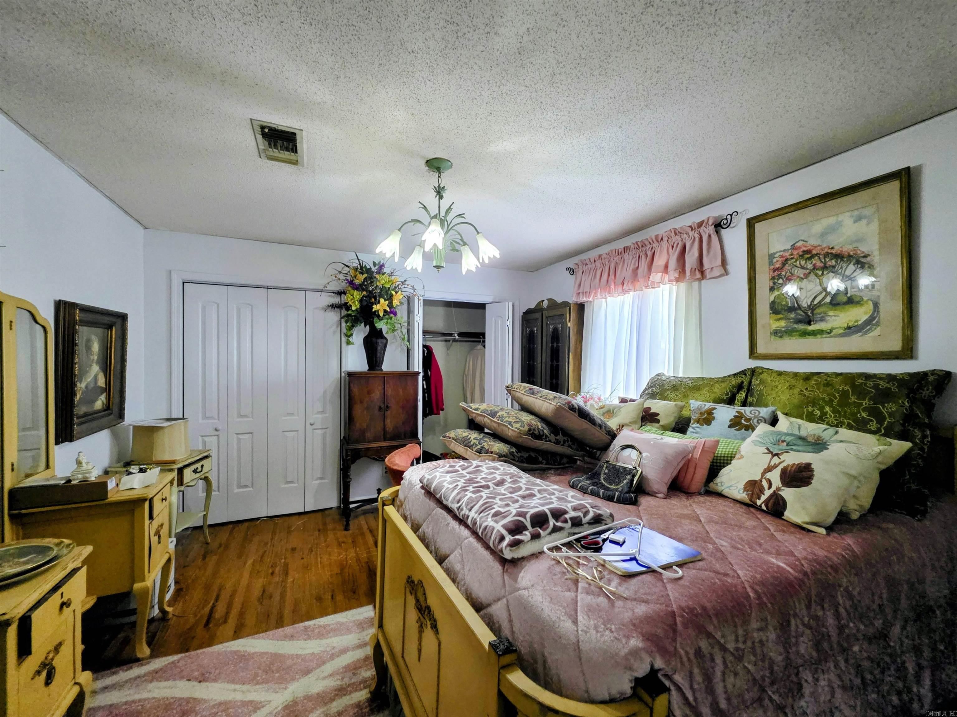 181 Merry Ln Property Photo 20