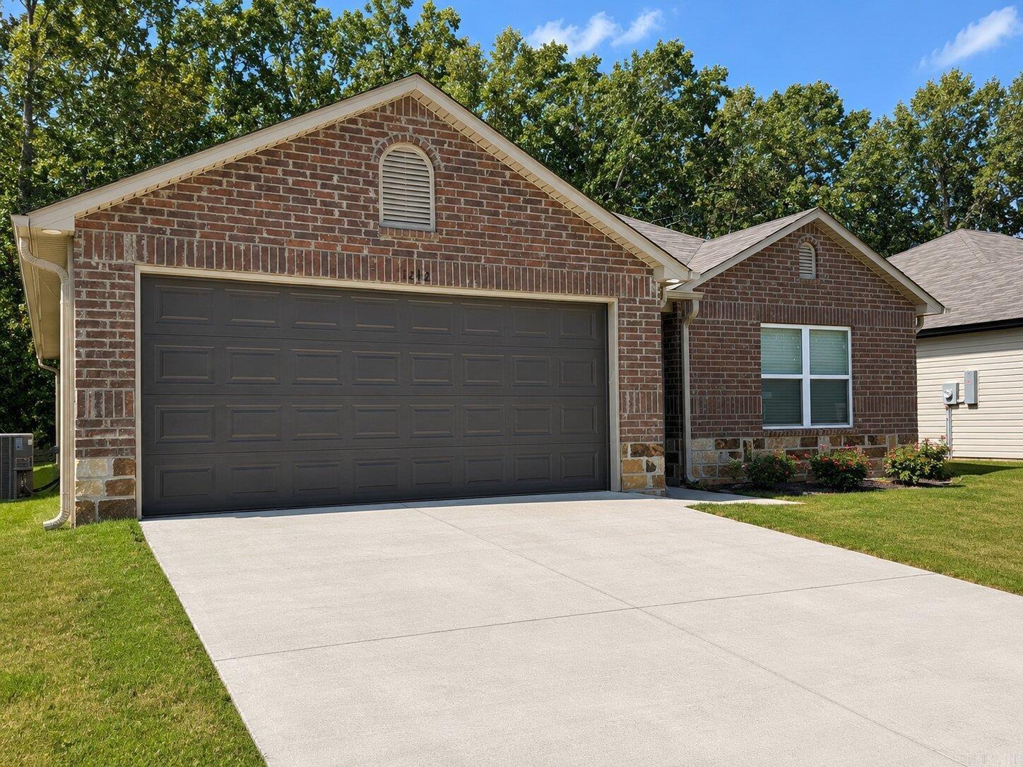 1212 Crotale Street Property Photo 3