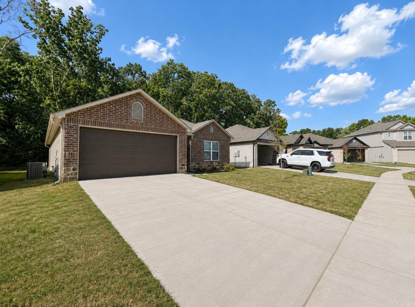1212 Crotale Street Property Photo 4