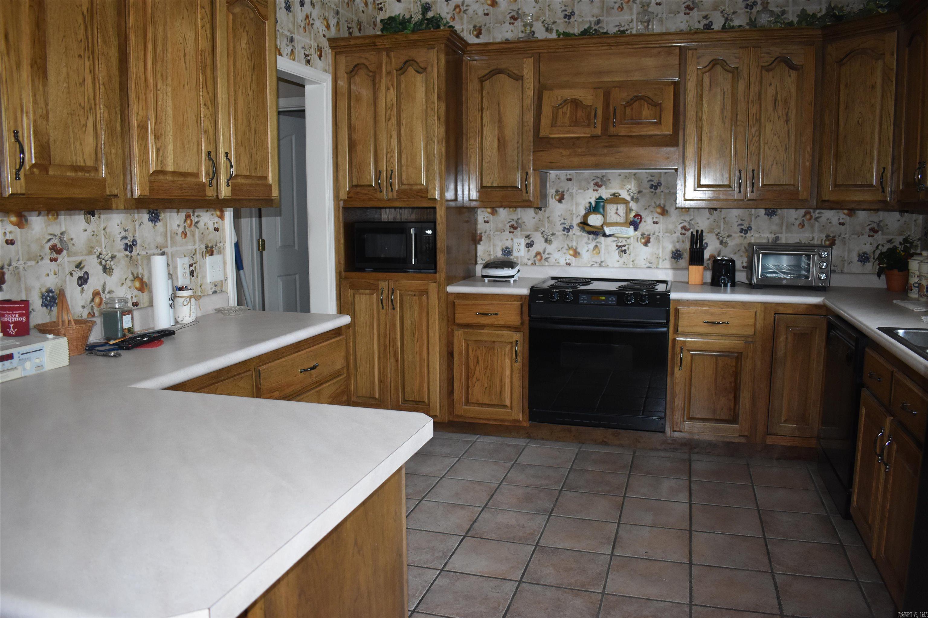 2013 Stillwater Drive Property Photo 7