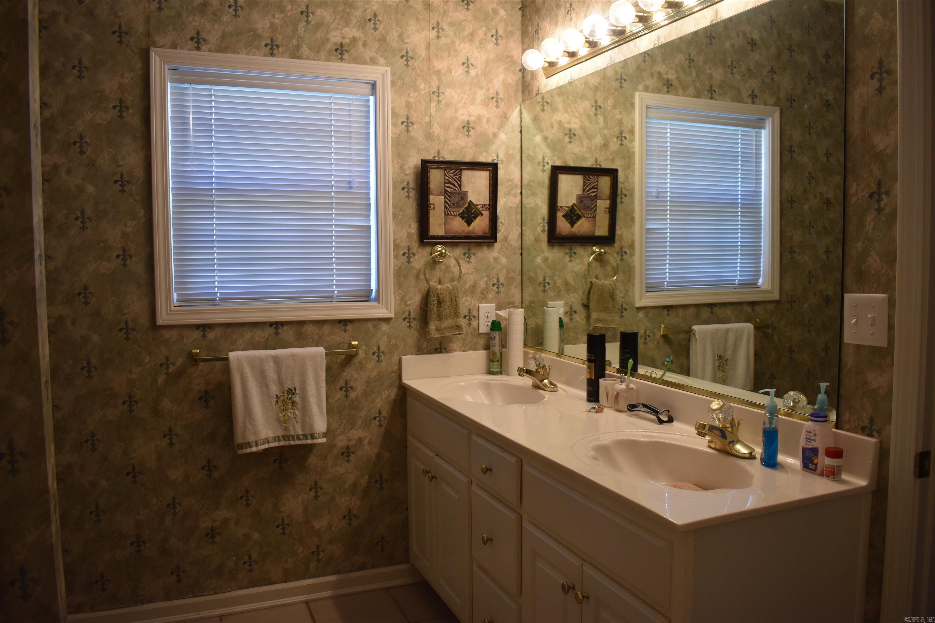 2013 Stillwater Drive Property Photo 11