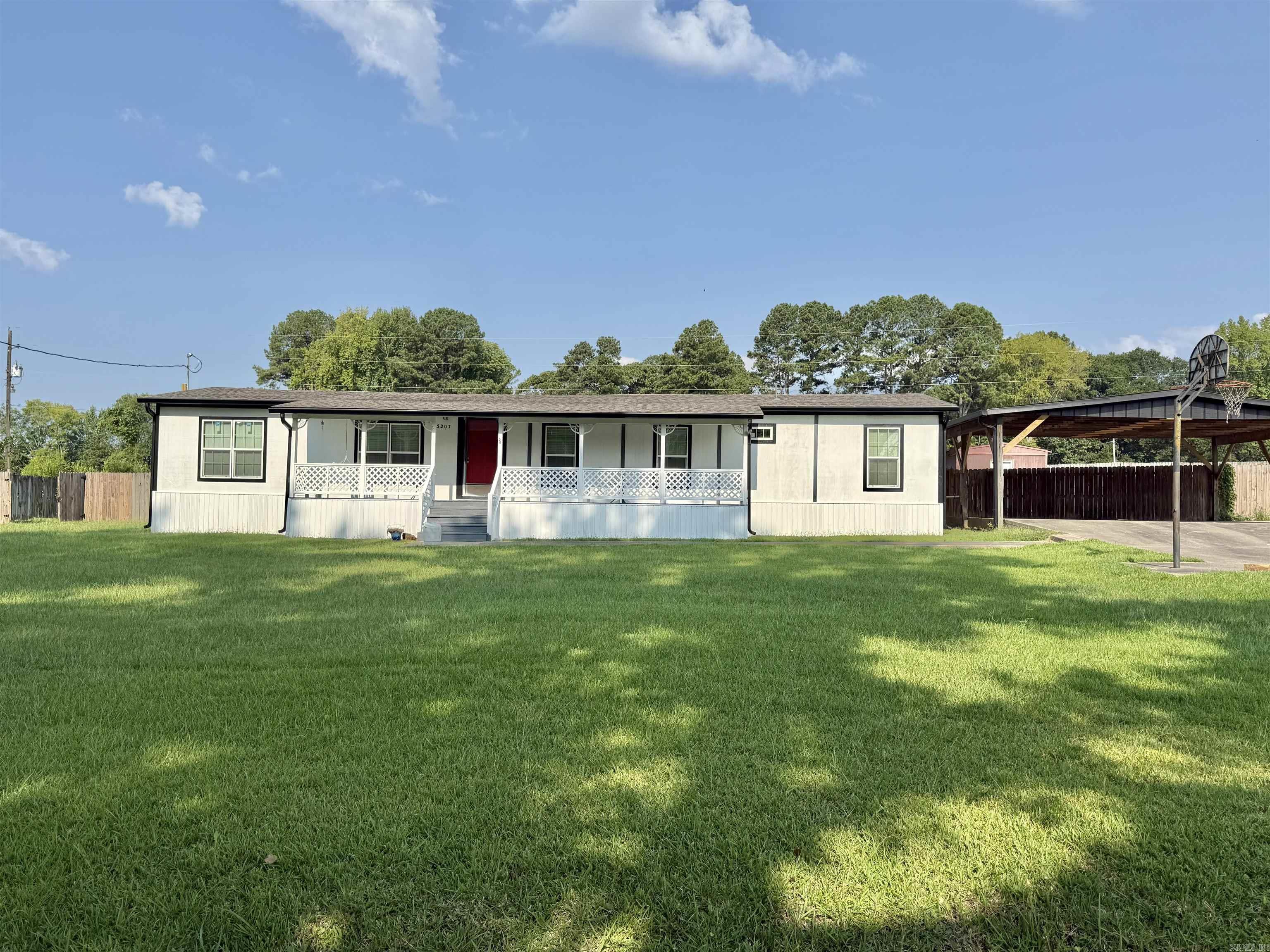 5207 N Shobe Road Property Photo 1