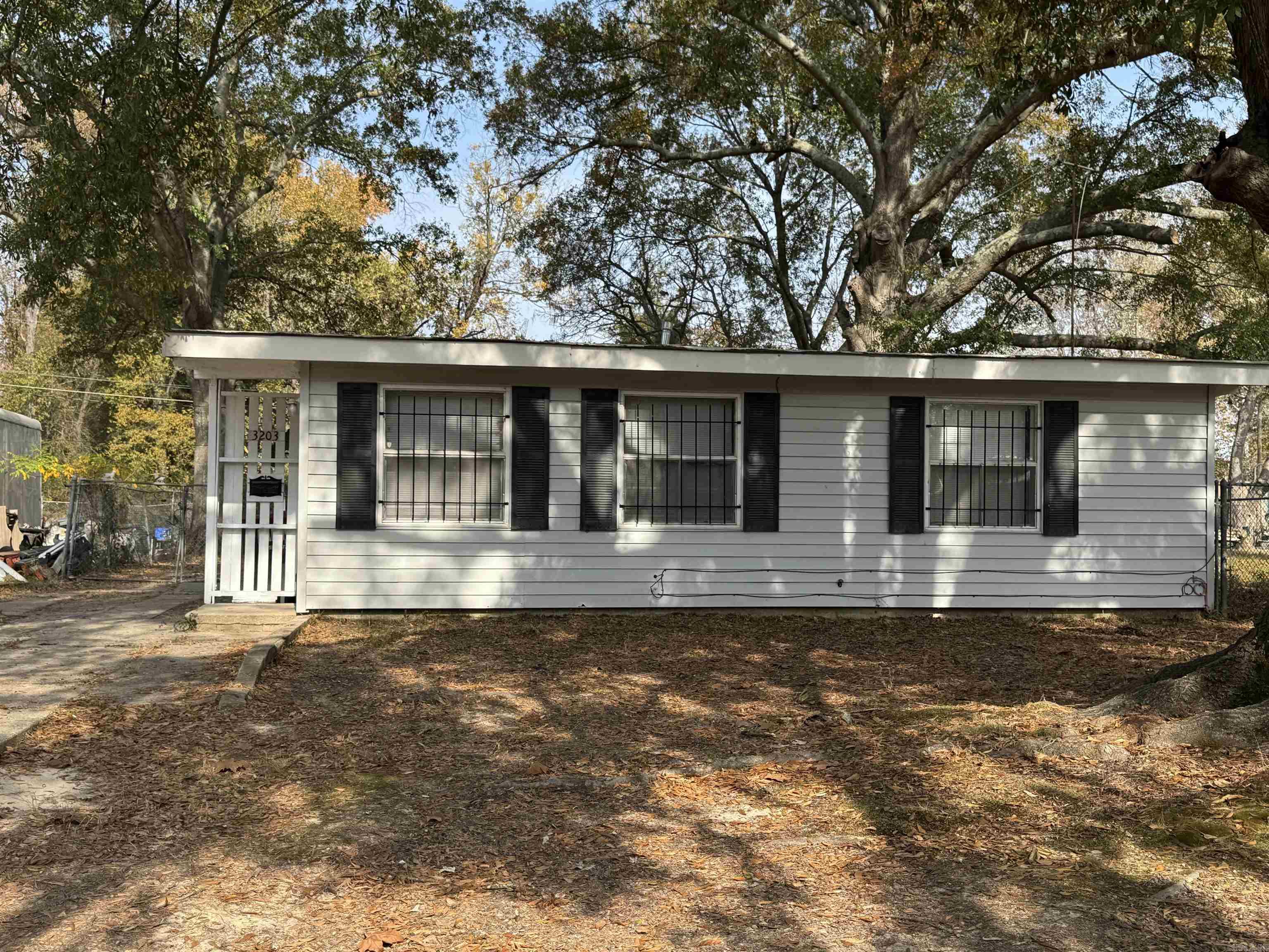 3203 S Iris St Property Photo 1
