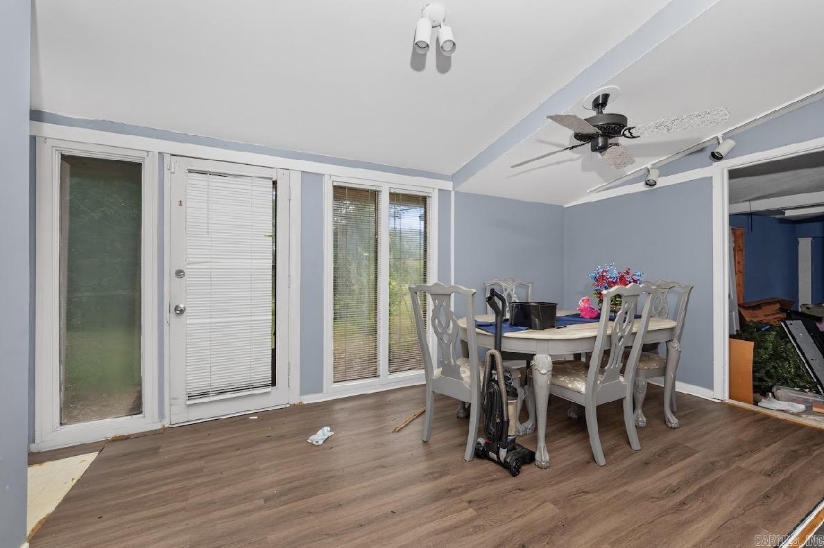 300 Braden Street Property Photo 7