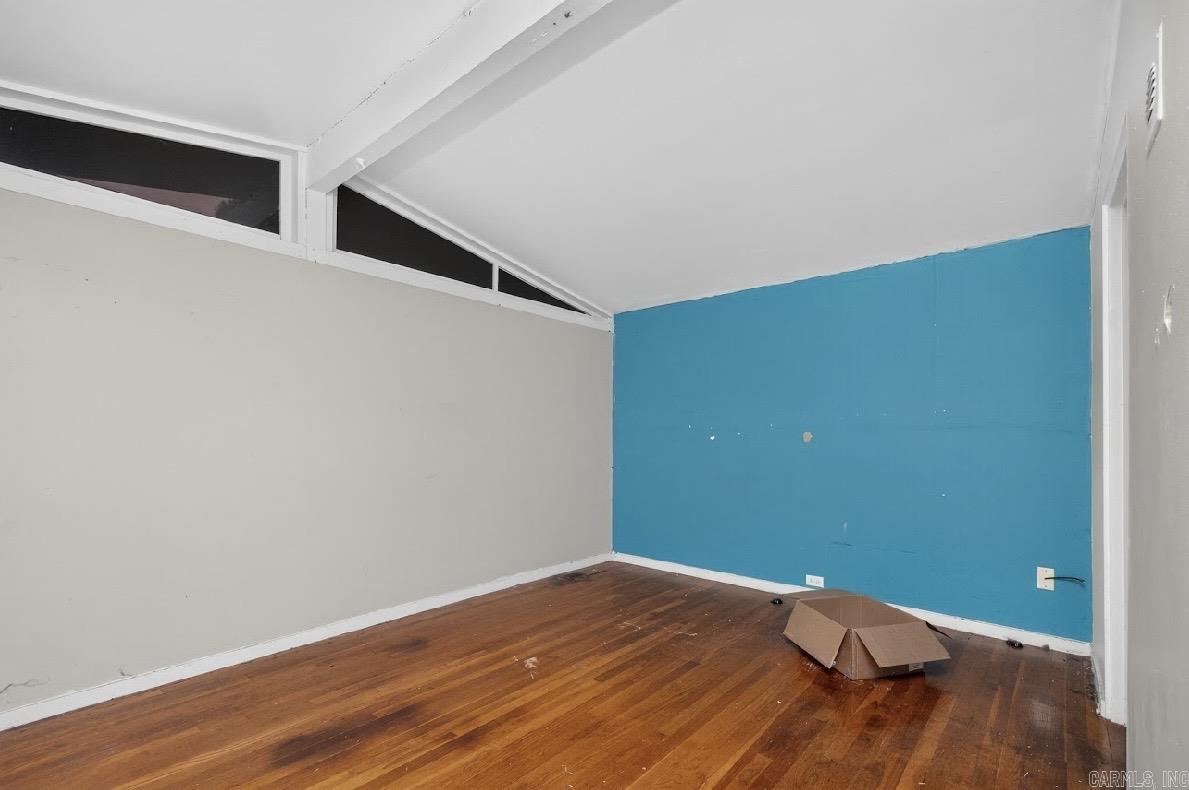 300 Braden Street Property Photo 10