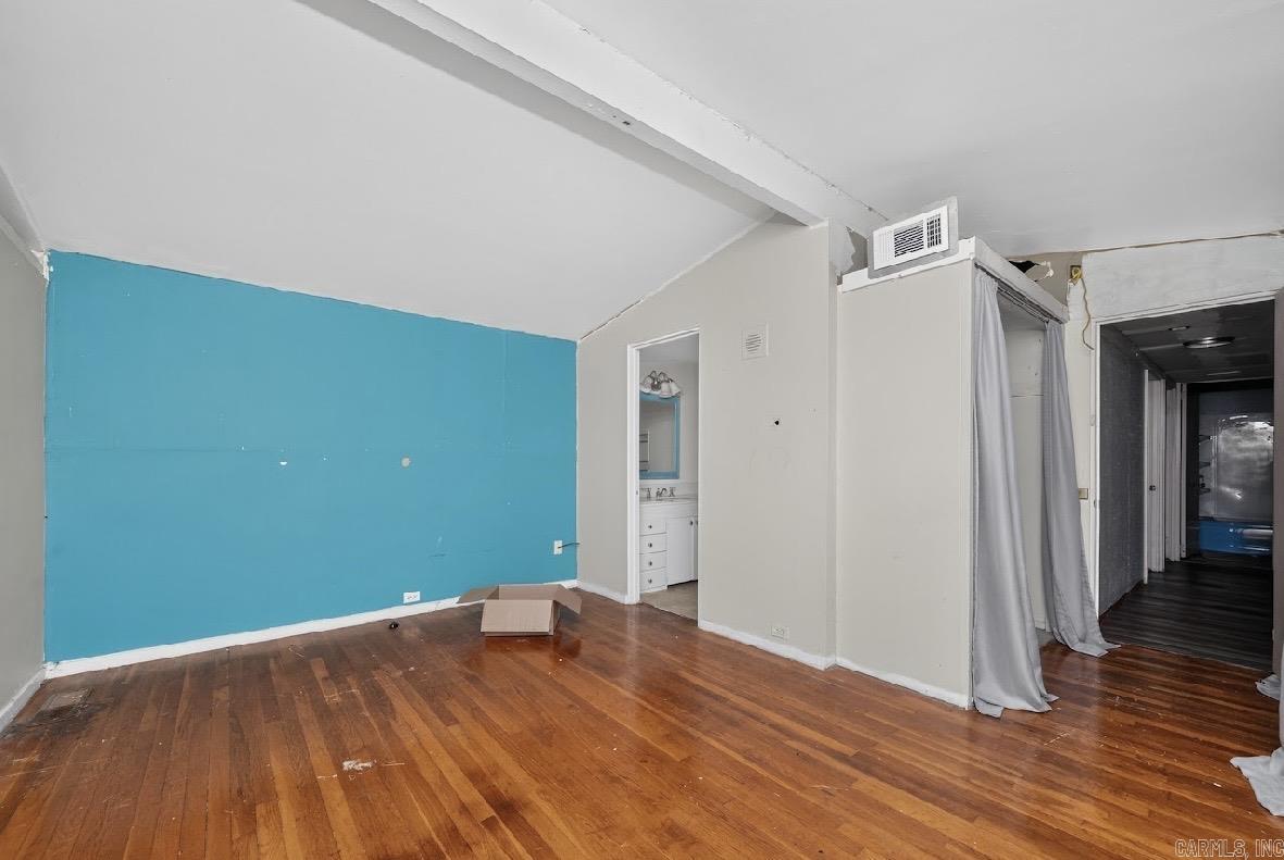 300 Braden Street Property Photo 11