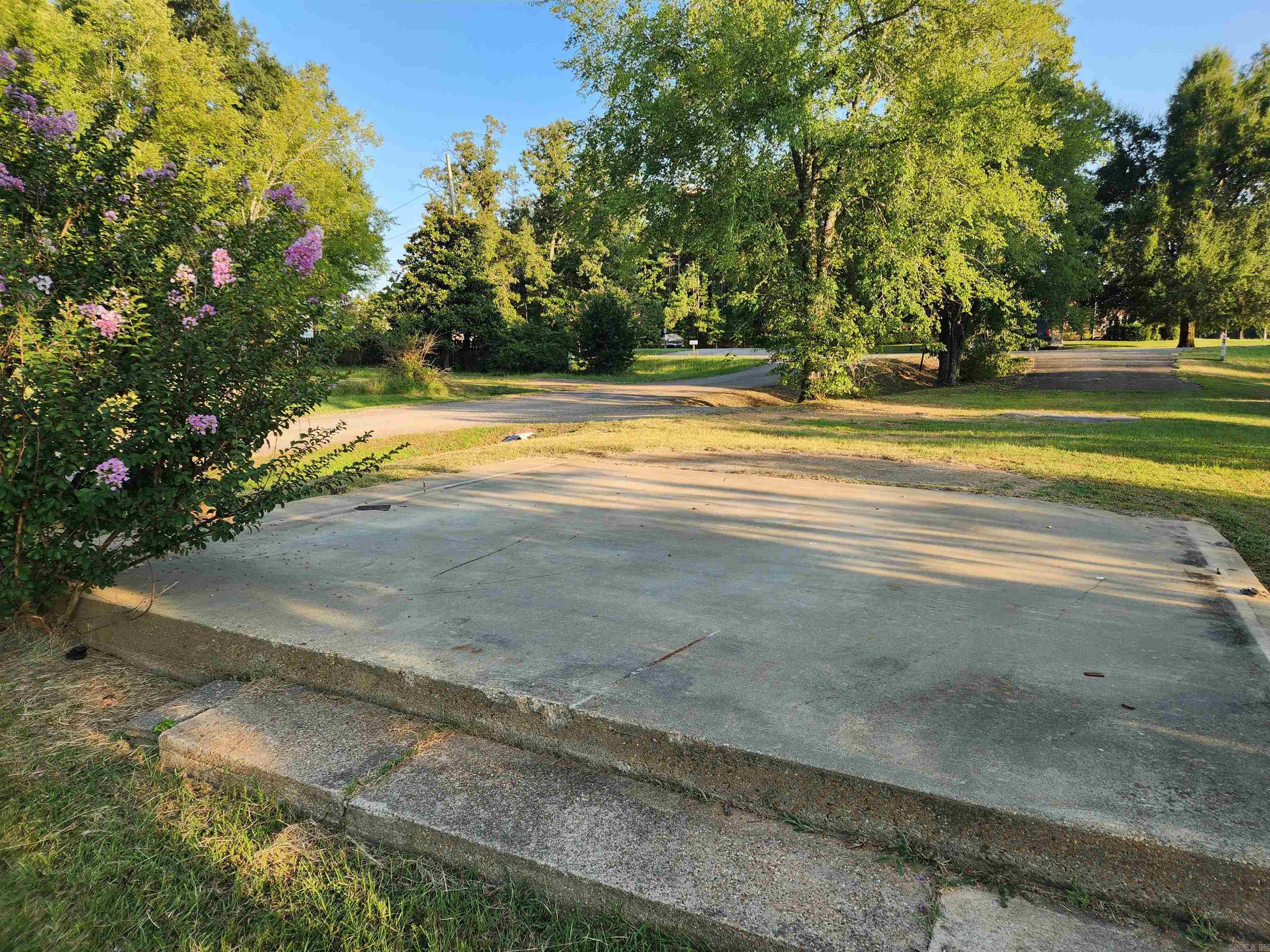 109 Neal St Street Property Photo 10