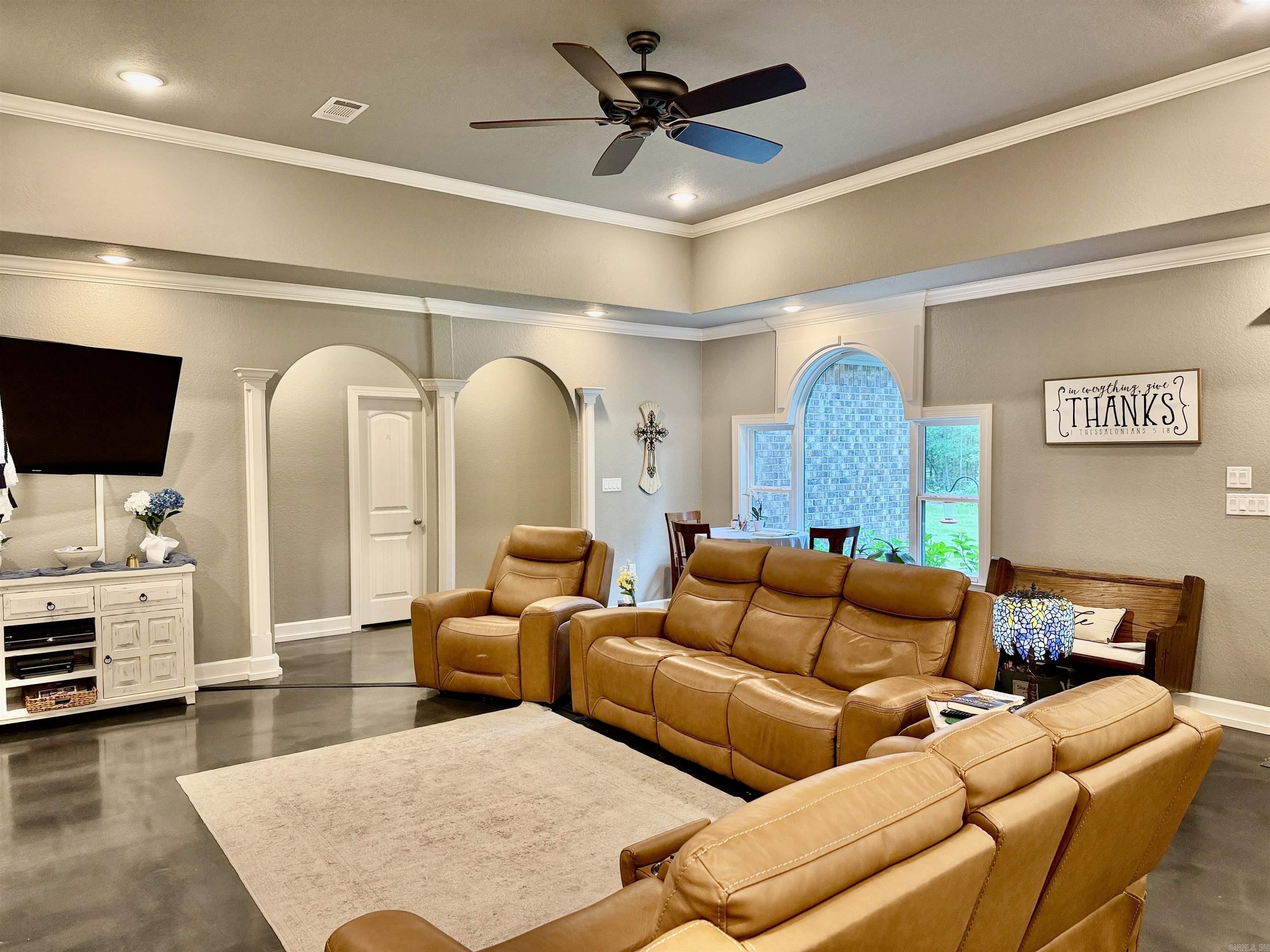 6821 Lombard Road Property Photo 4