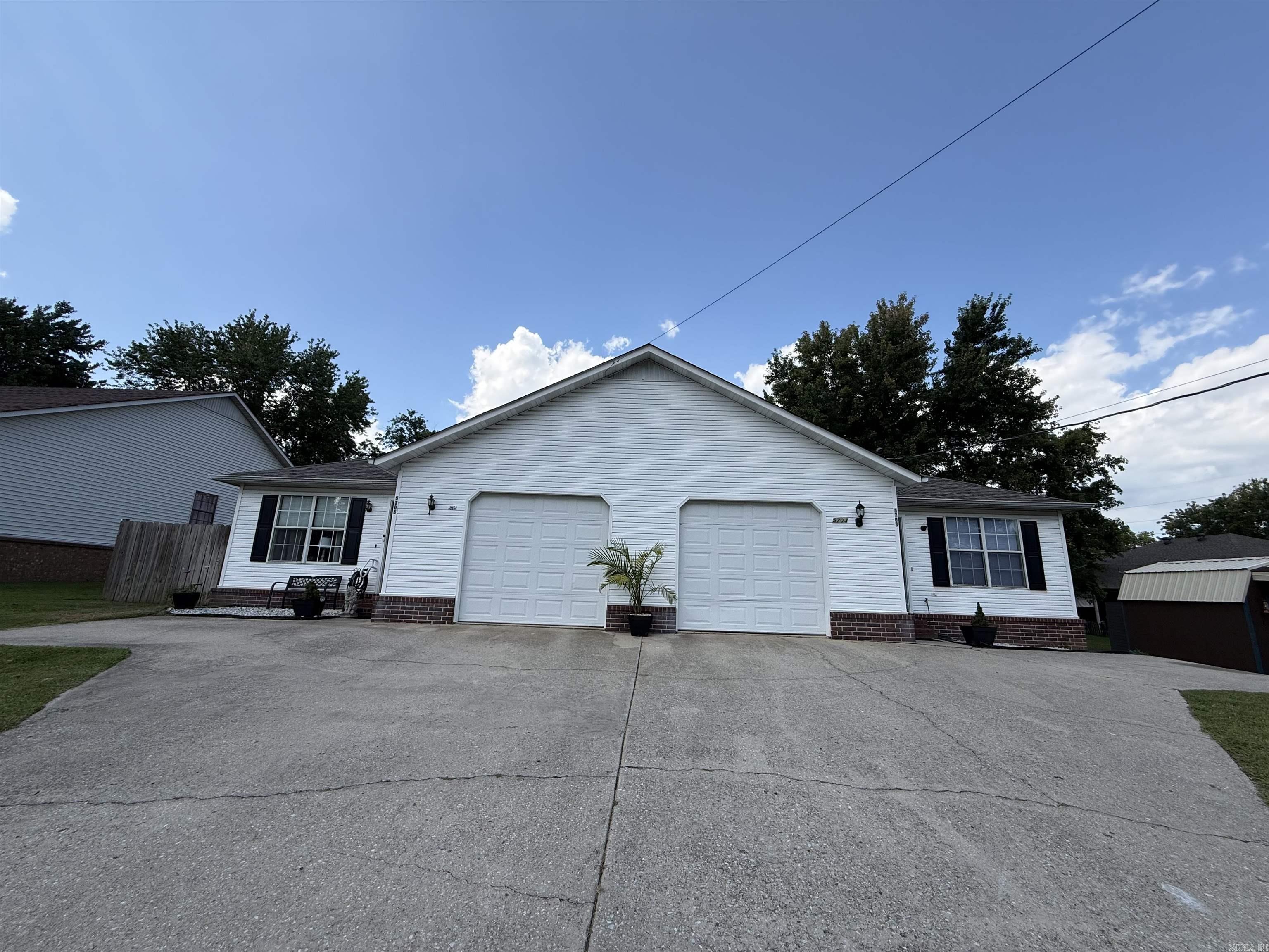 5703 & 5705 Cedar Street Property Photo 23