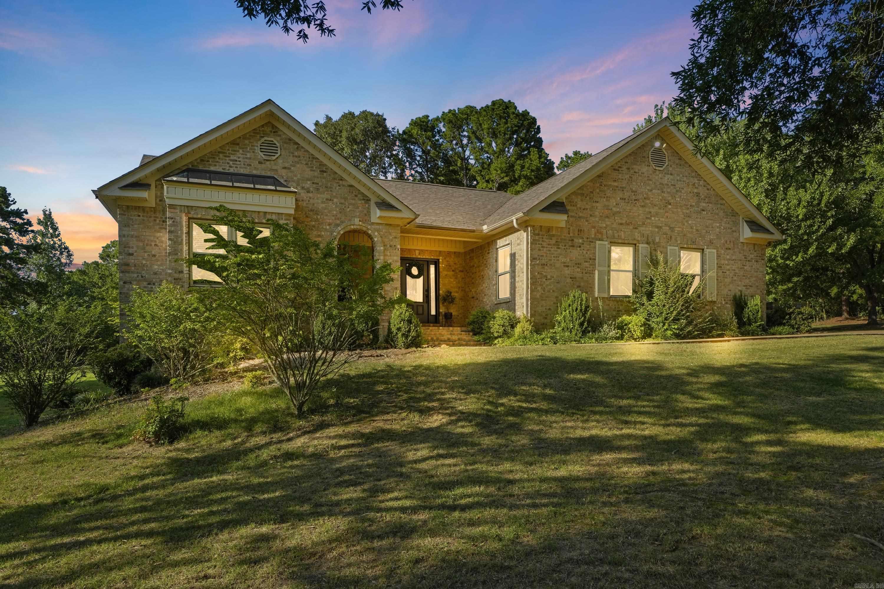 4 W Jericho Drive Property Photo 3