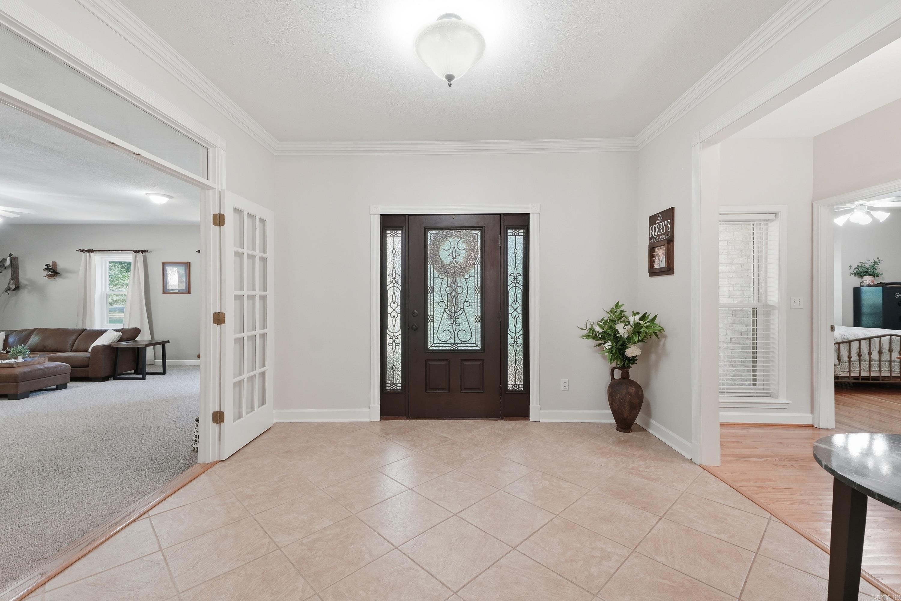 4 W Jericho Drive Property Photo 6