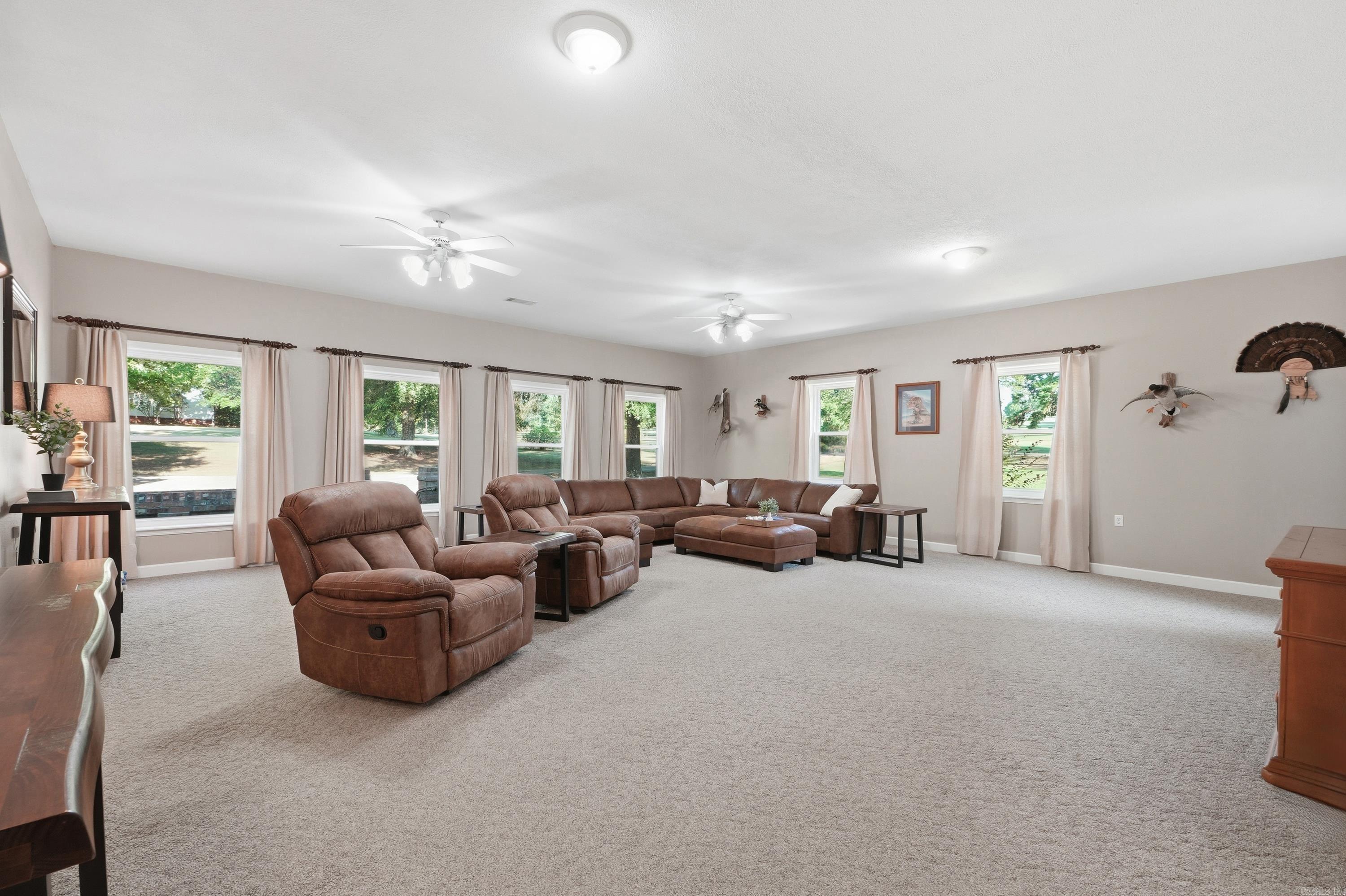 4 W Jericho Drive Property Photo 7
