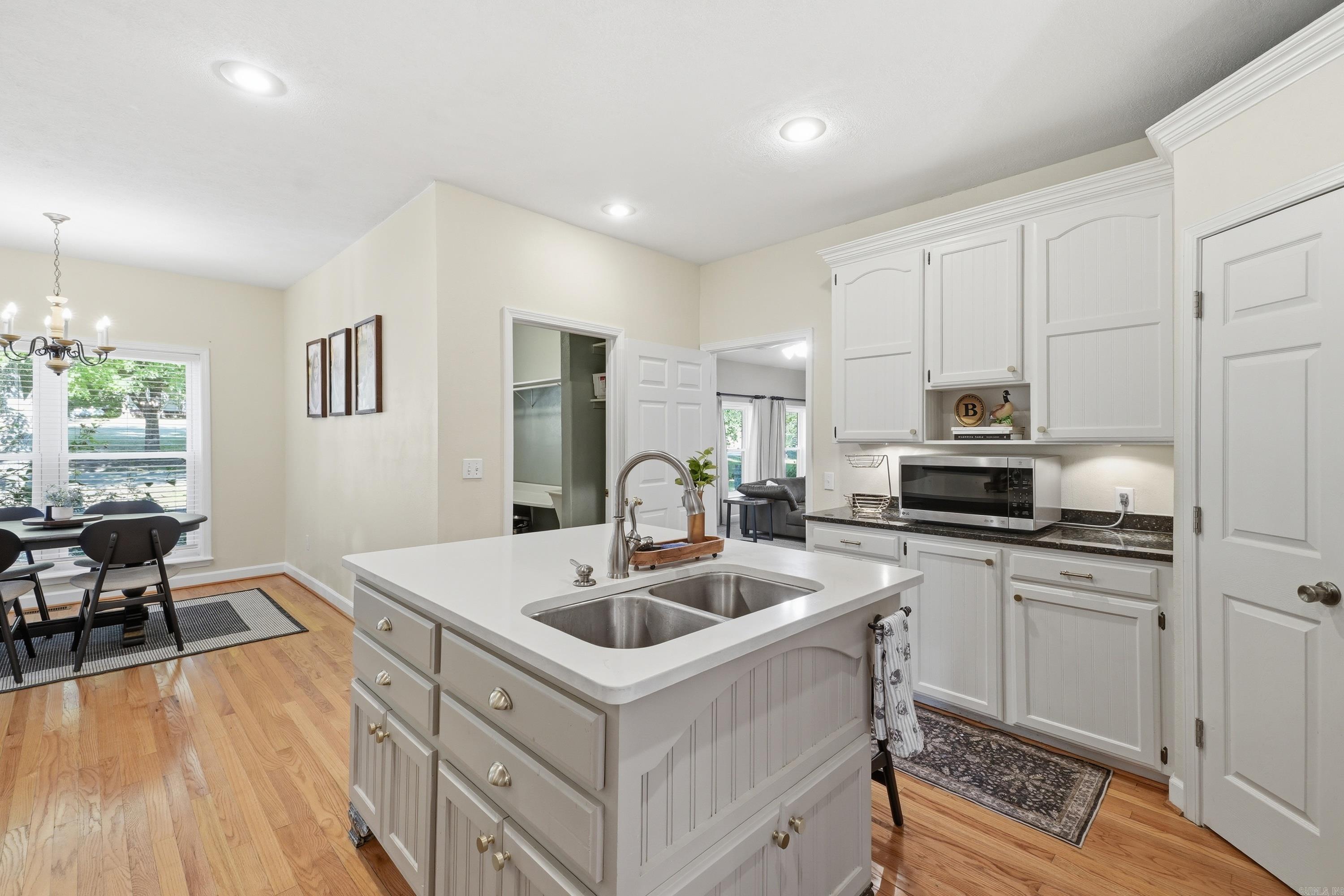 4 W Jericho Drive Property Photo 13