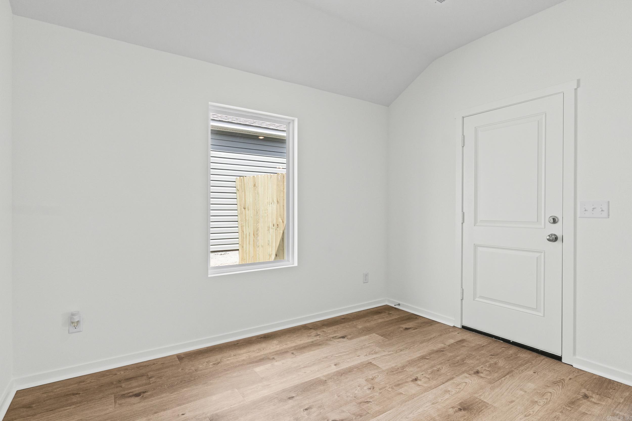 1652 Rambling Brook Drive Property Photo 15