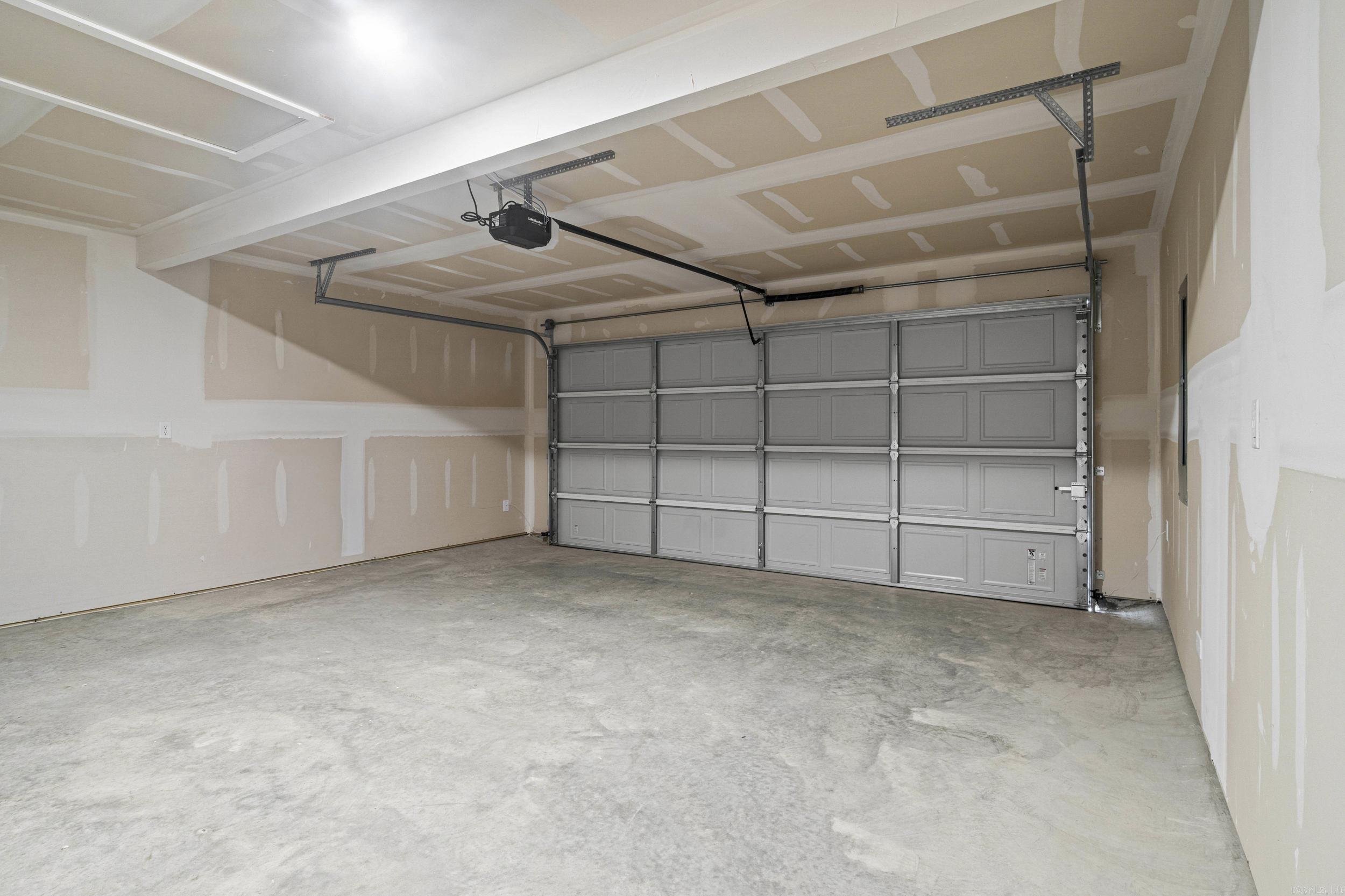 1652 Rambling Brook Drive Property Photo 29