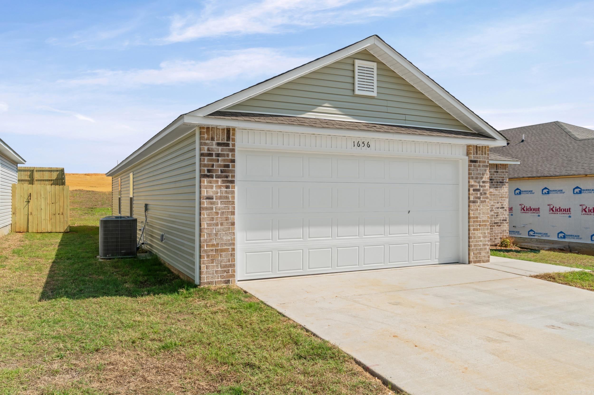 1656 Rambling Brook Drive Property Photo 3