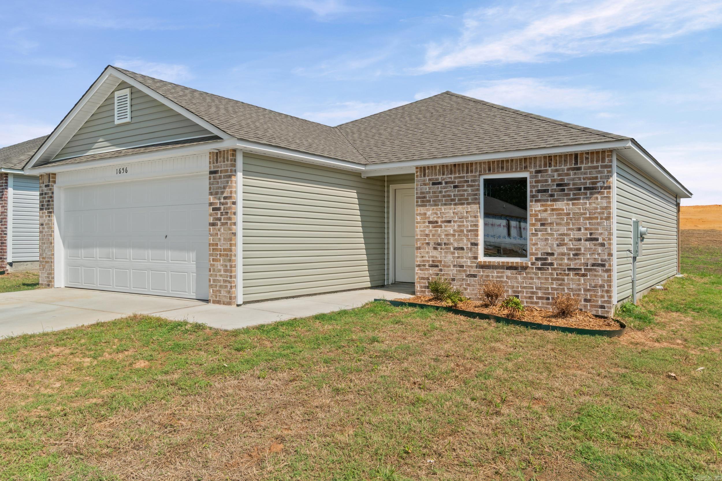 1656 Rambling Brook Drive Property Photo 4