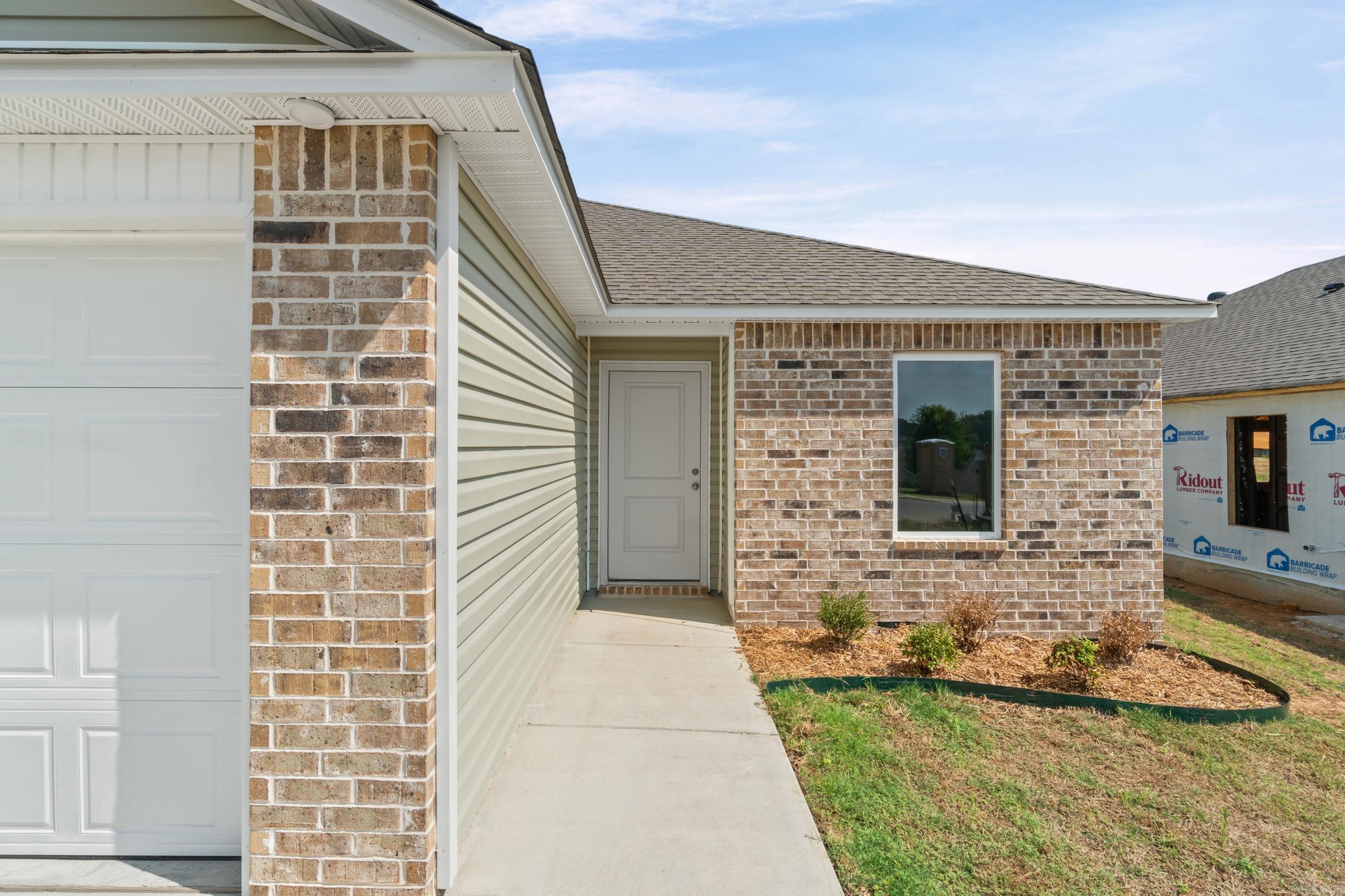 1656 Rambling Brook Drive Property Photo 5