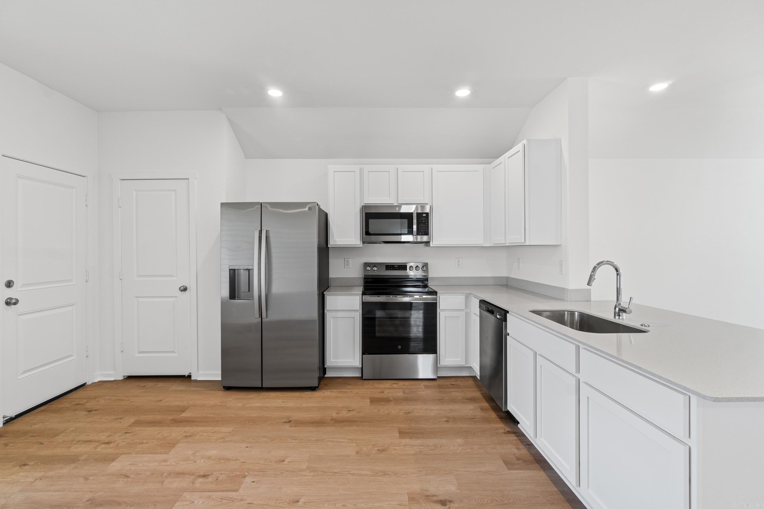 1656 Rambling Brook Drive Property Photo 12