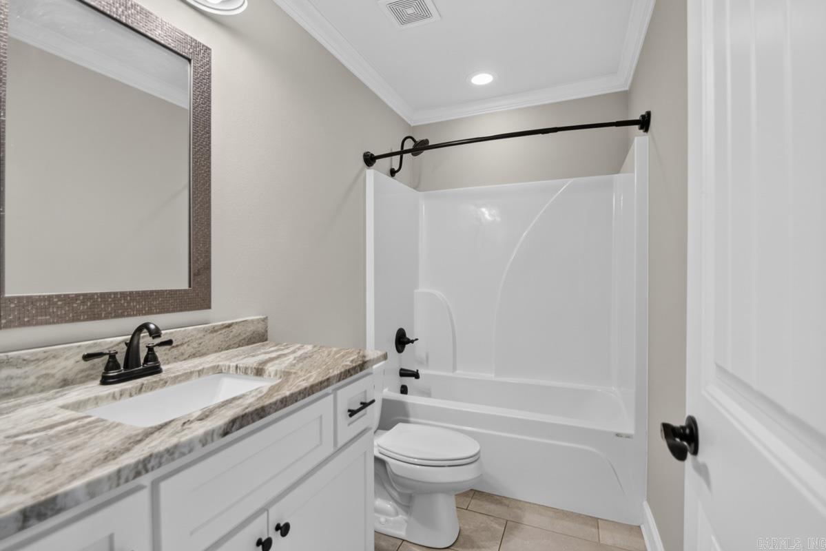689 Lucy Ln Property Photo 25